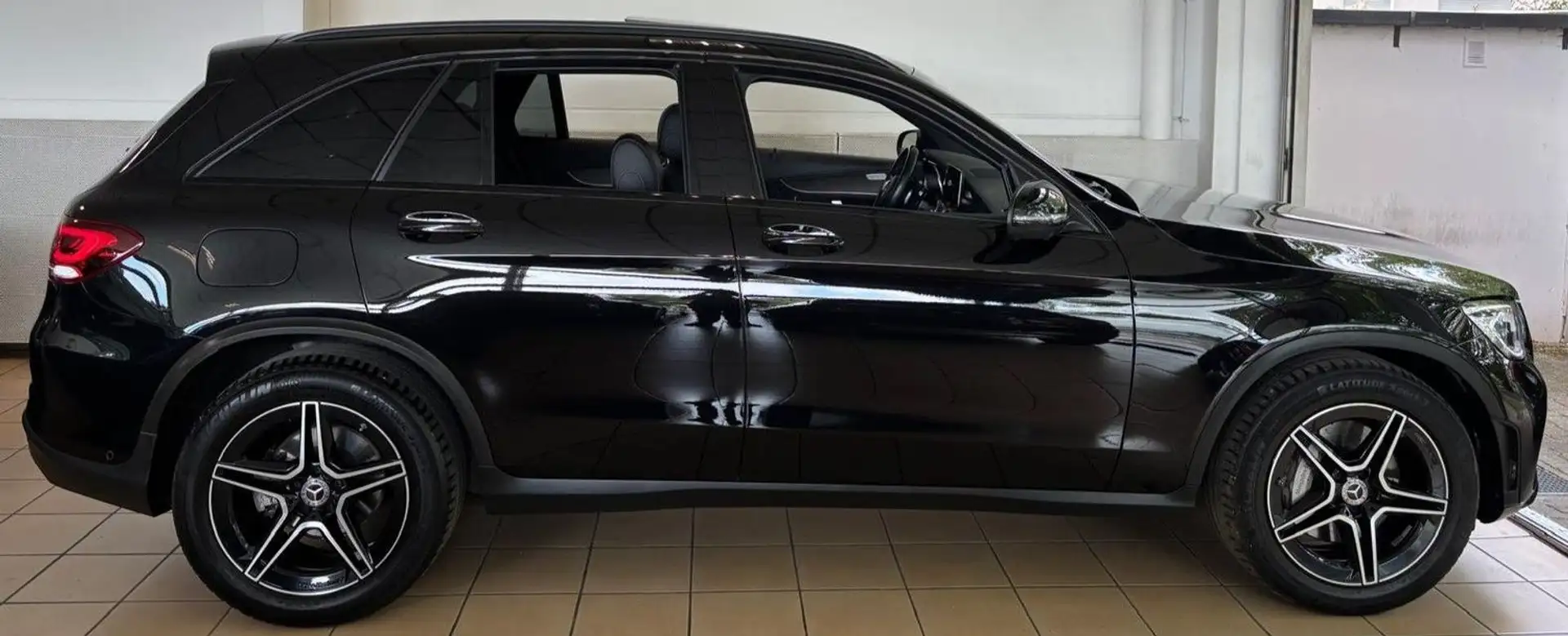 Mercedes-Benz GLC 300 d 4Matic AMG-Line LED 360° ACC Pano Virtual Touch Noir - 2
