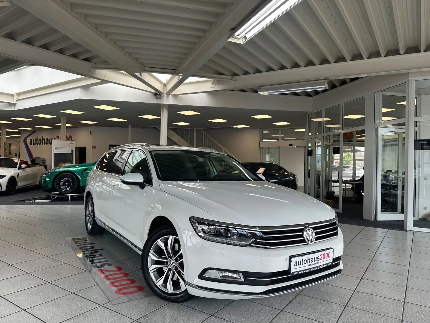 Volkswagen Passat Variant Highline AUT./LED/PANO./NAVI Blanc - 1