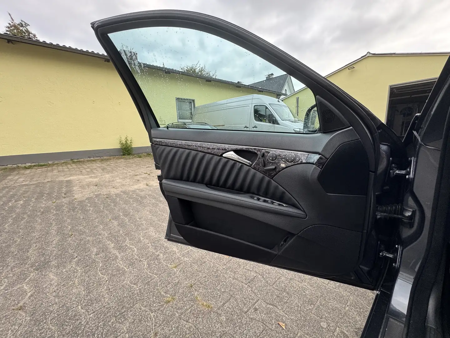 Mercedes-Benz E 280 Avantgarde Grau - 1