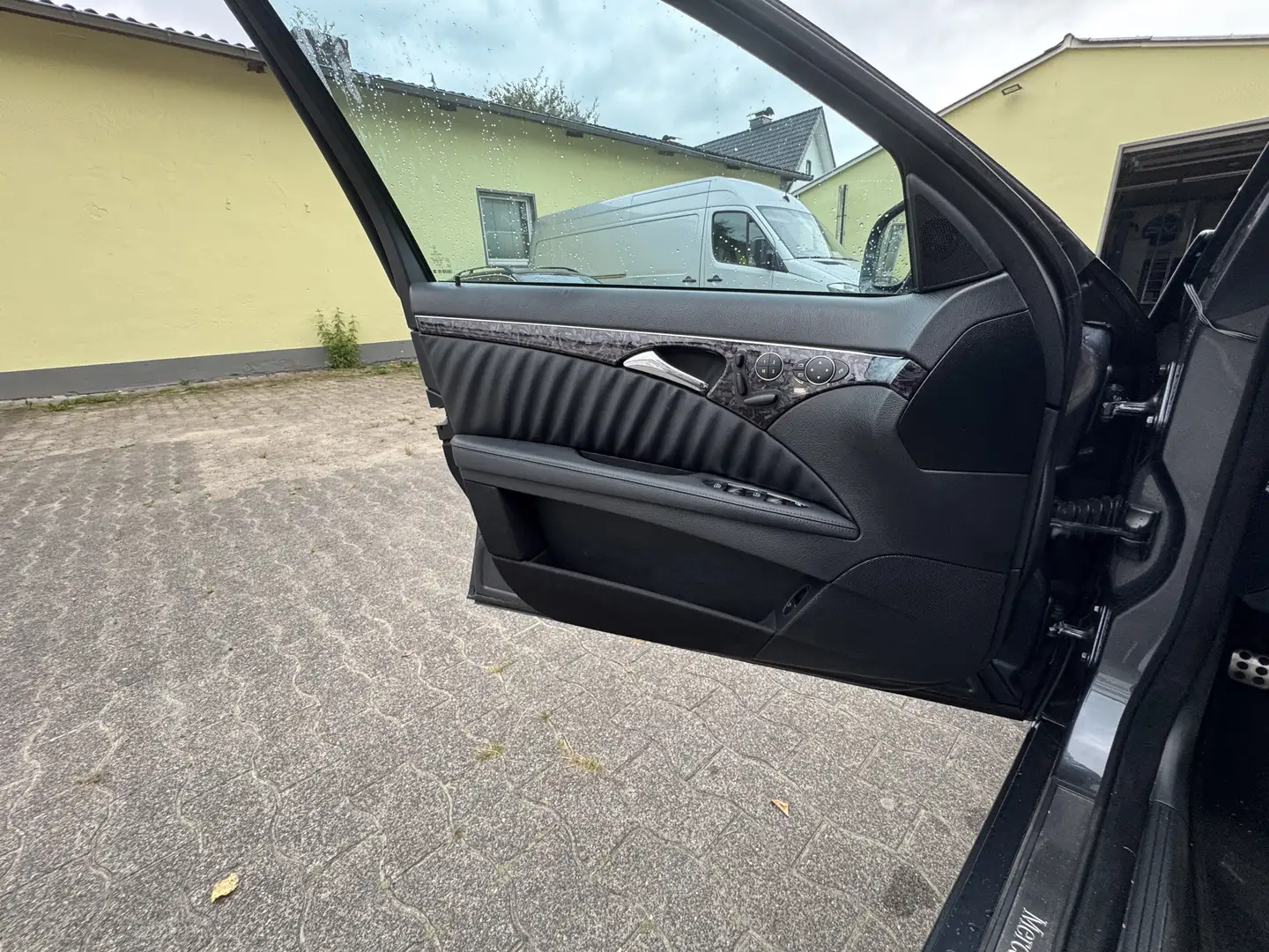 Mercedes-Benz E 280 Avantgarde Grau - 2