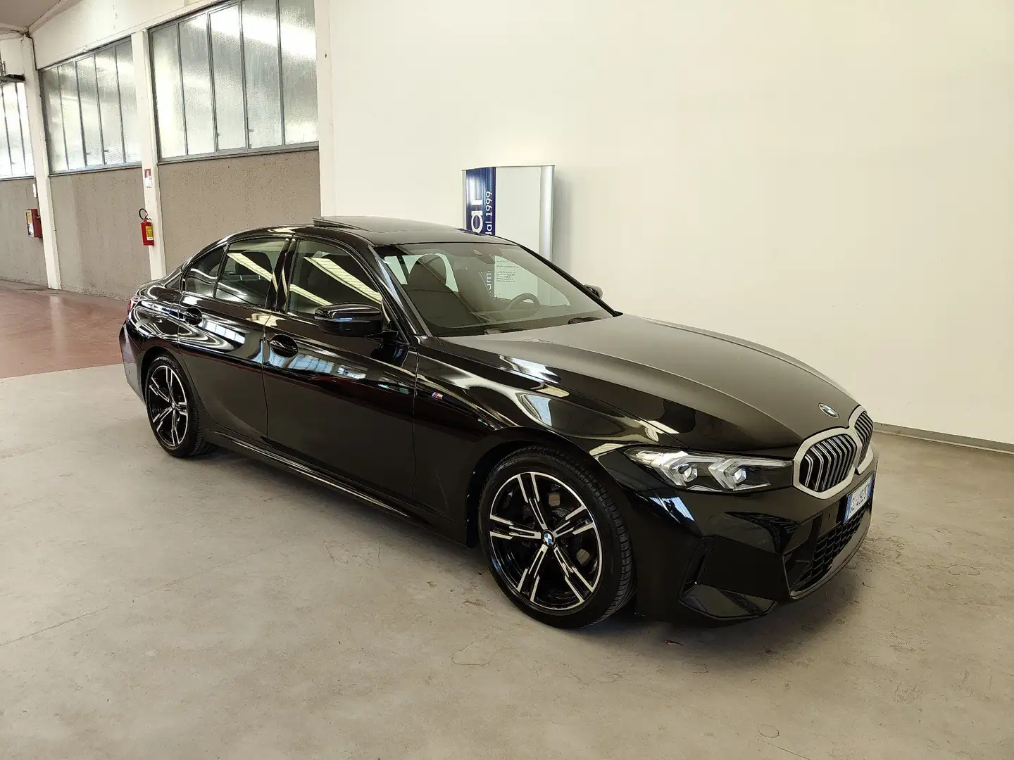 BMW 318 d 48V Msport auto Tetto Pelle Navi M Sport 18” D Schwarz - 2