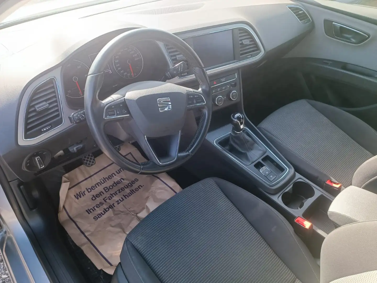 SEAT Leon ST Style 1,6 TDI Grau - 2