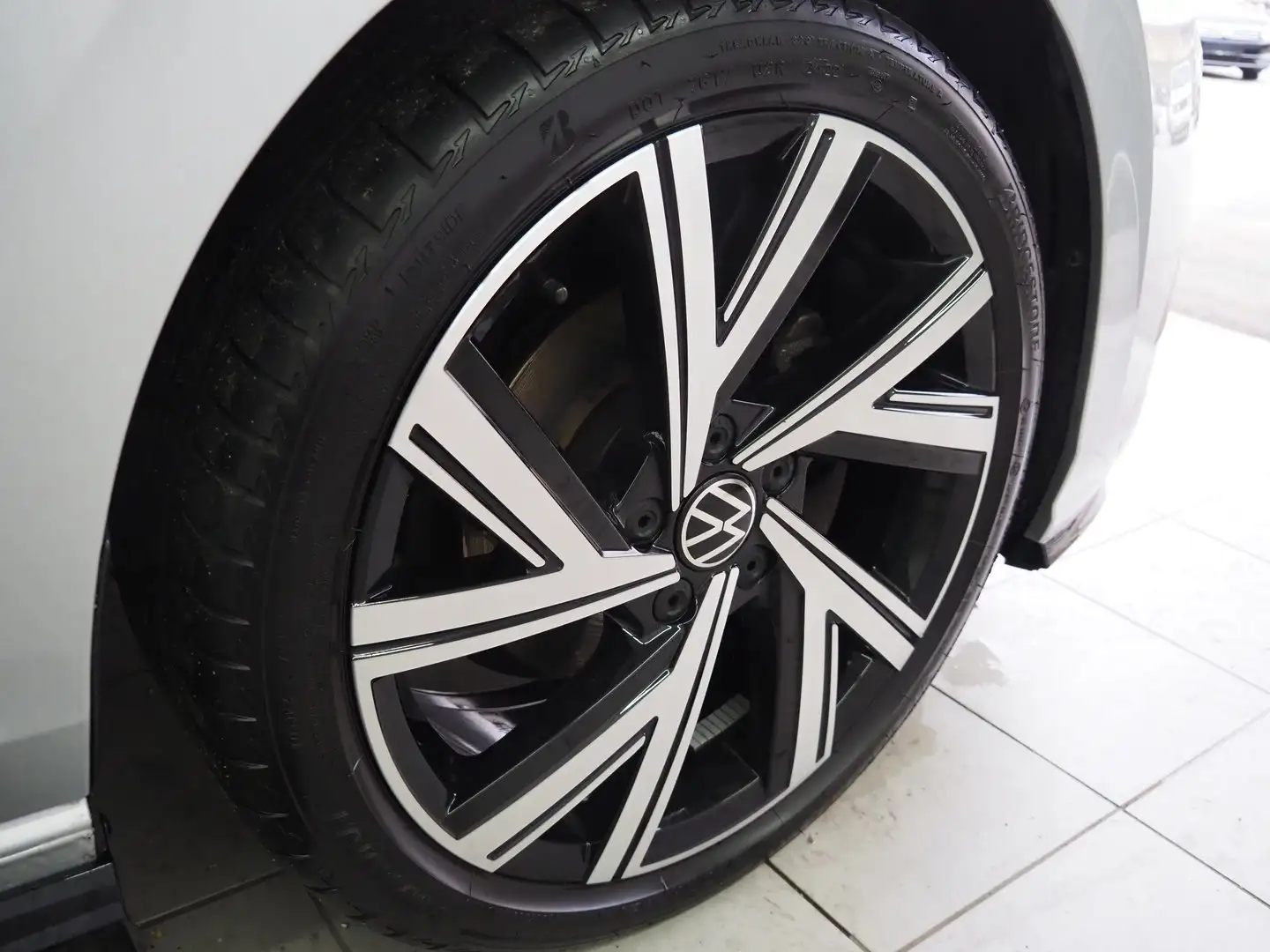 Volkswagen Golf R R-Line TSI Silber - 2