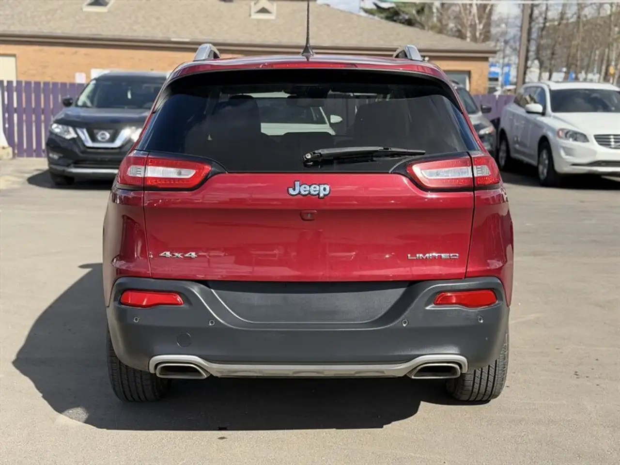 Jeep Cherokee снимка Jeep Cherokee
