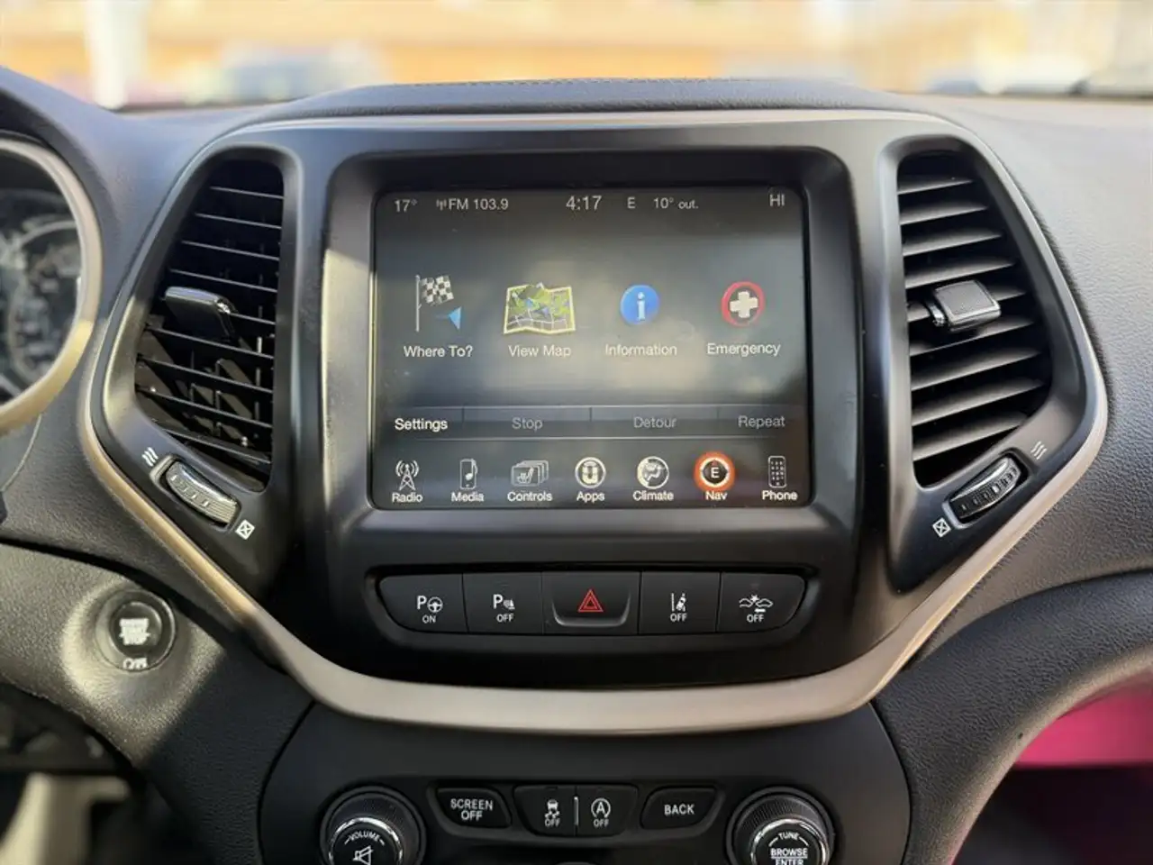 Jeep Cherokee снимка Jeep Cherokee
