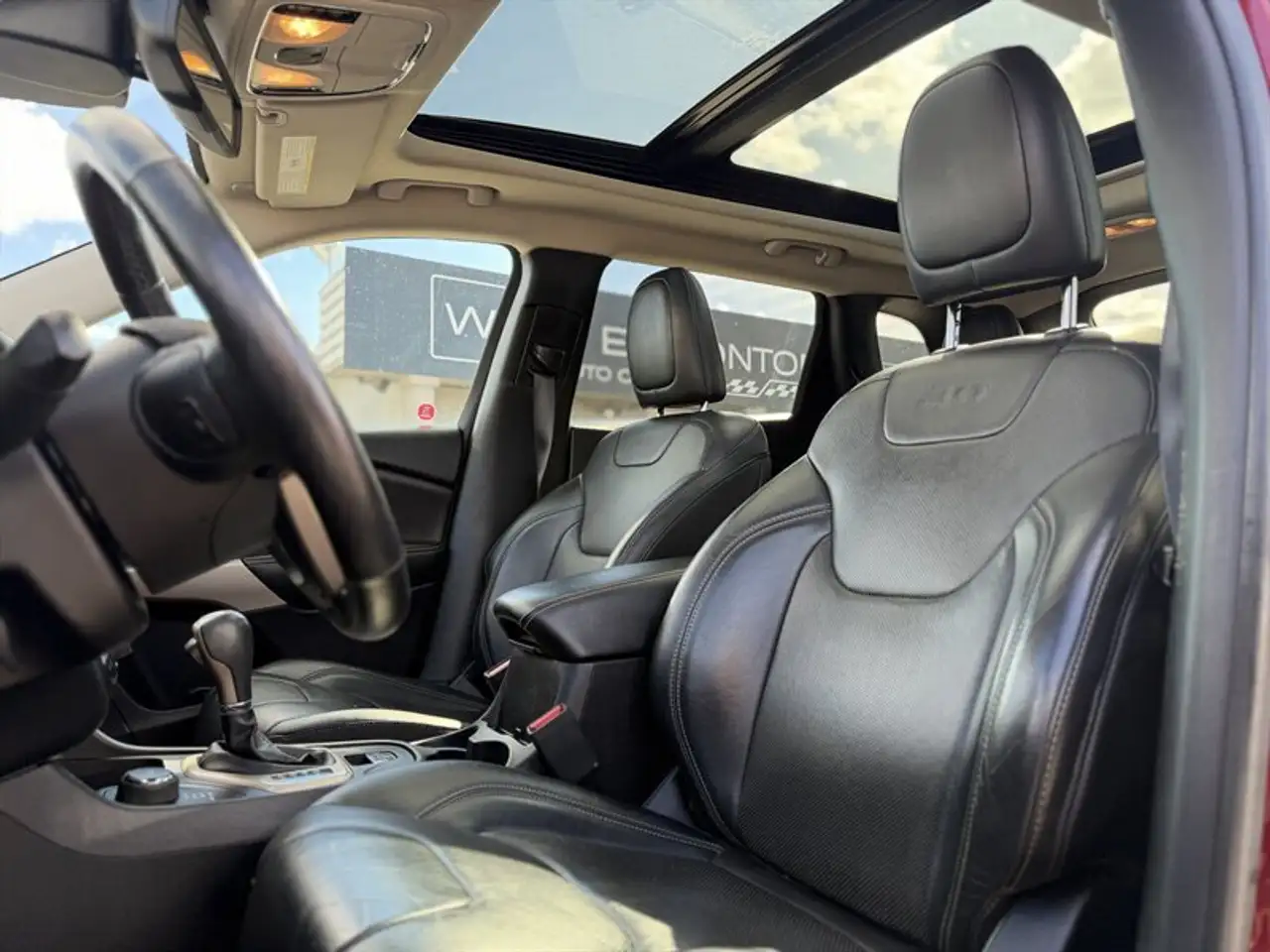 Jeep Cherokee снимка Jeep Cherokee