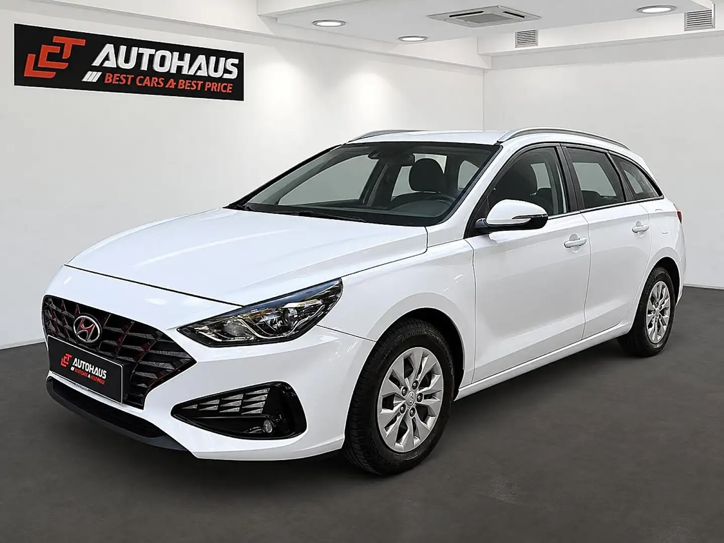 Hyundai i30 CW 1,6 CRDi i-Line | 1.BESITZ | PICKERL BIS 01/... Weiß - 1