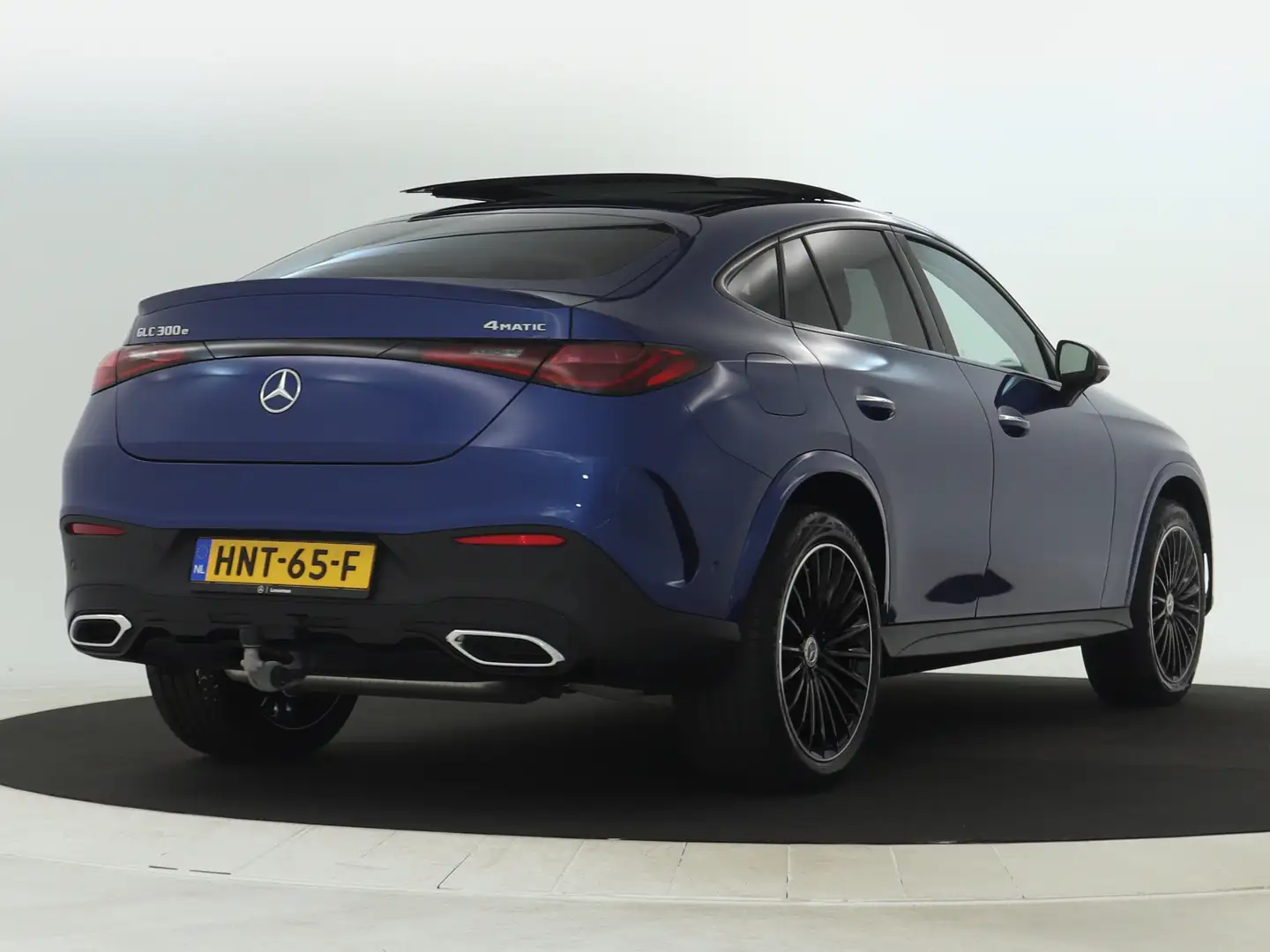 Mercedes-Benz GLC 300 Coupé 300e 4MATIC AMG Line | Trekhaak |  Panorama Blauw - 2