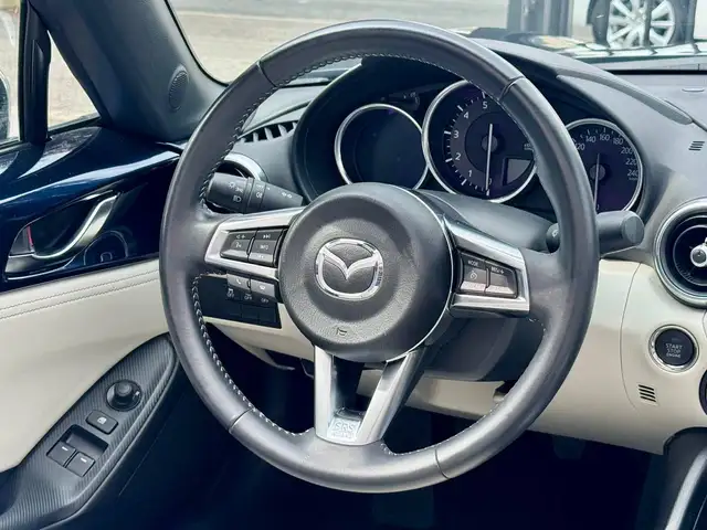 Mazda MX-5 view 6