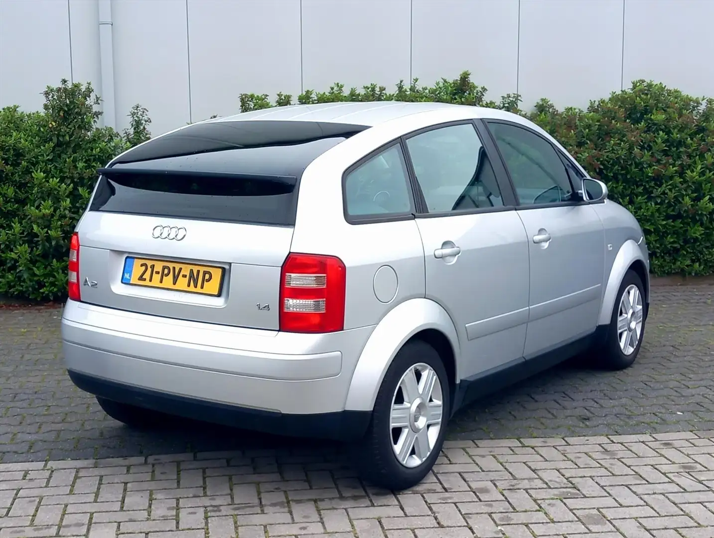 Audi A2 1.4 55KW Pro Line Clima Grau - 2