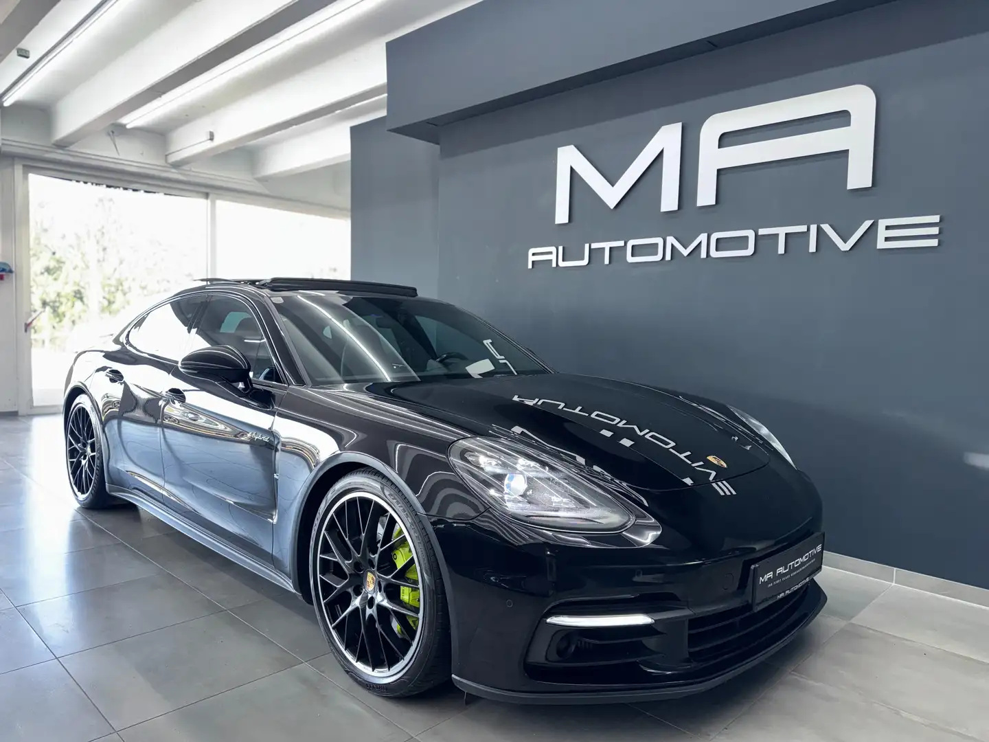 Porsche Panamera 4 E-Hybrid*BOSE*PANO*ACC*MATRIX*CHRONO*LUFT*KAMERA Schwarz - 2
