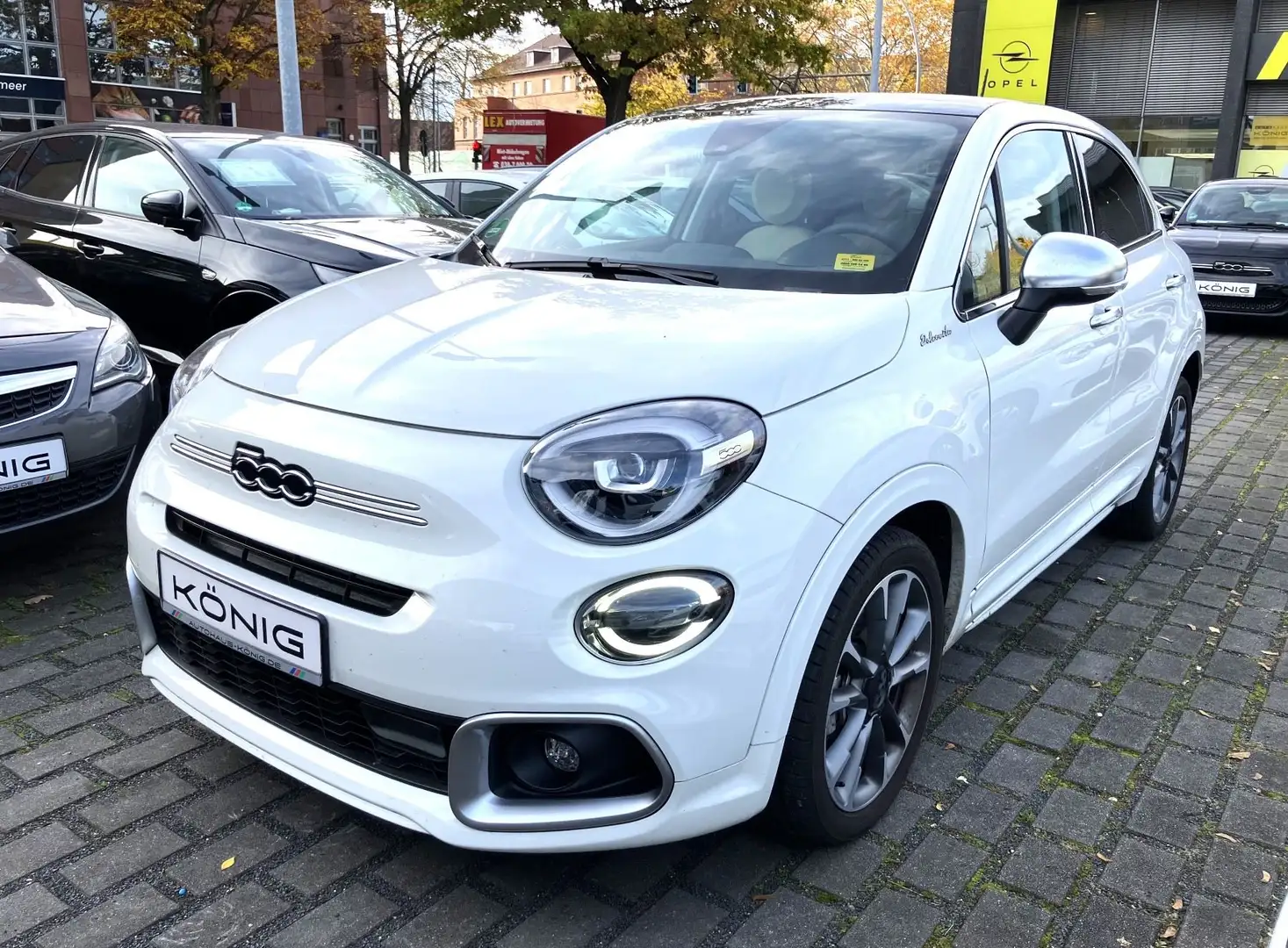 Fiat 500X 1,5 GSE DolceVita Automatik*Leder*el. Dach Weiß - 1