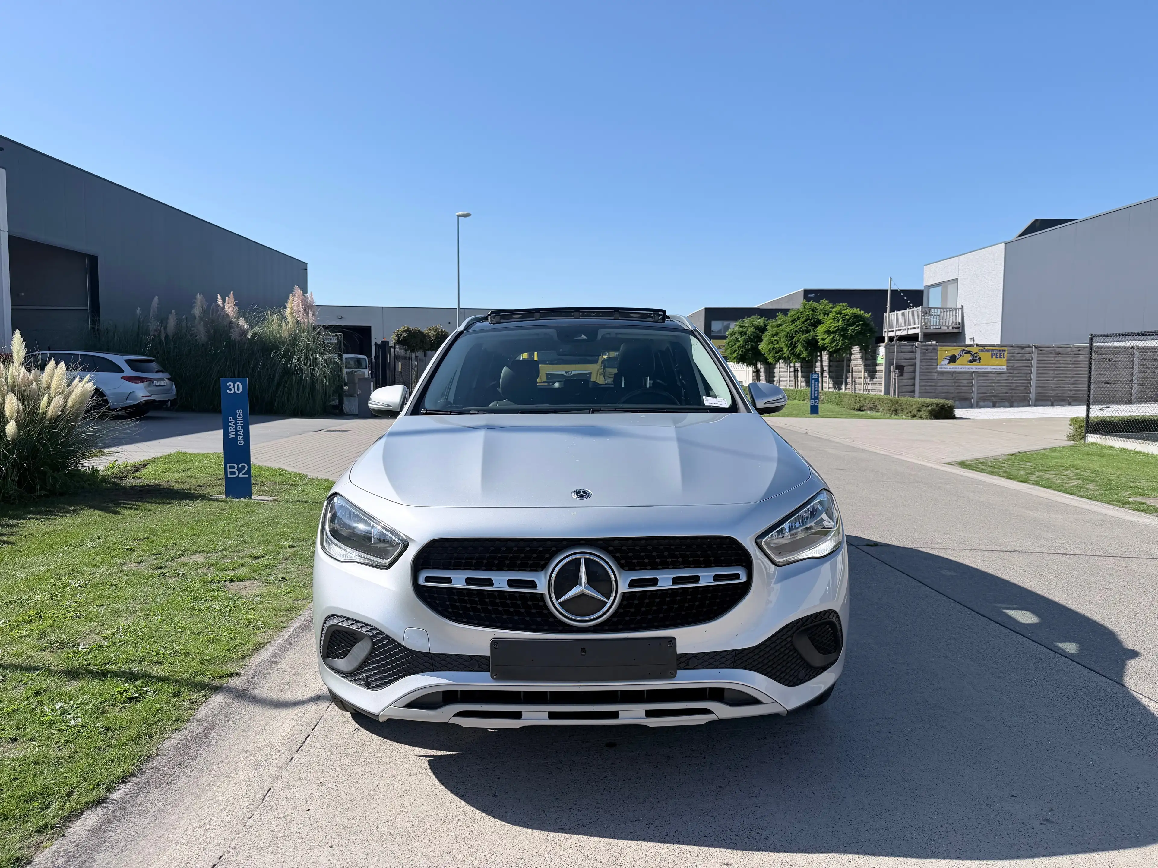 Mercedes-Benz GLA 180 GLA 180/panoramisch open dak — photo 2