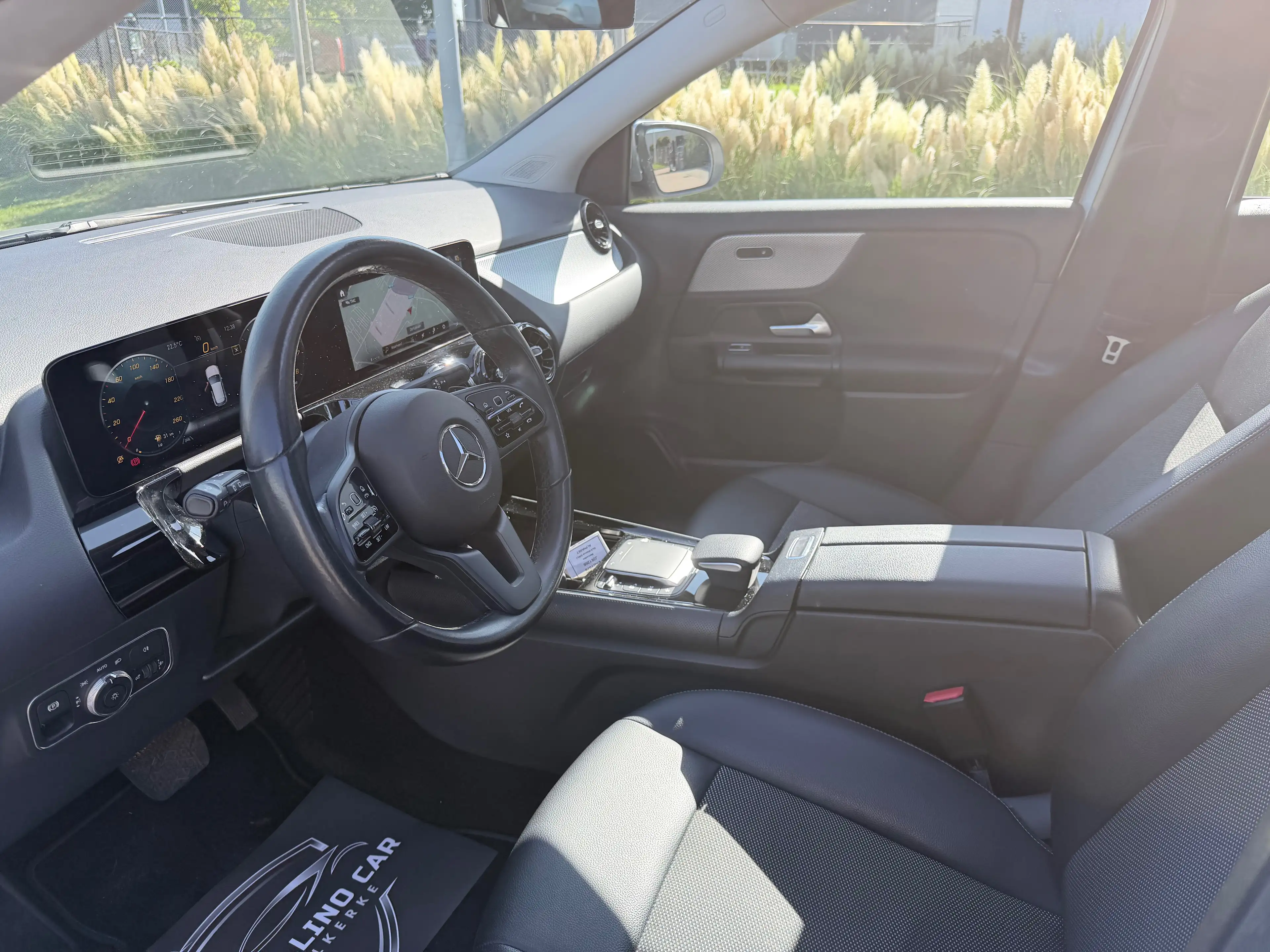 Mercedes-Benz GLA 180 GLA 180/panoramisch open dak — photo 9