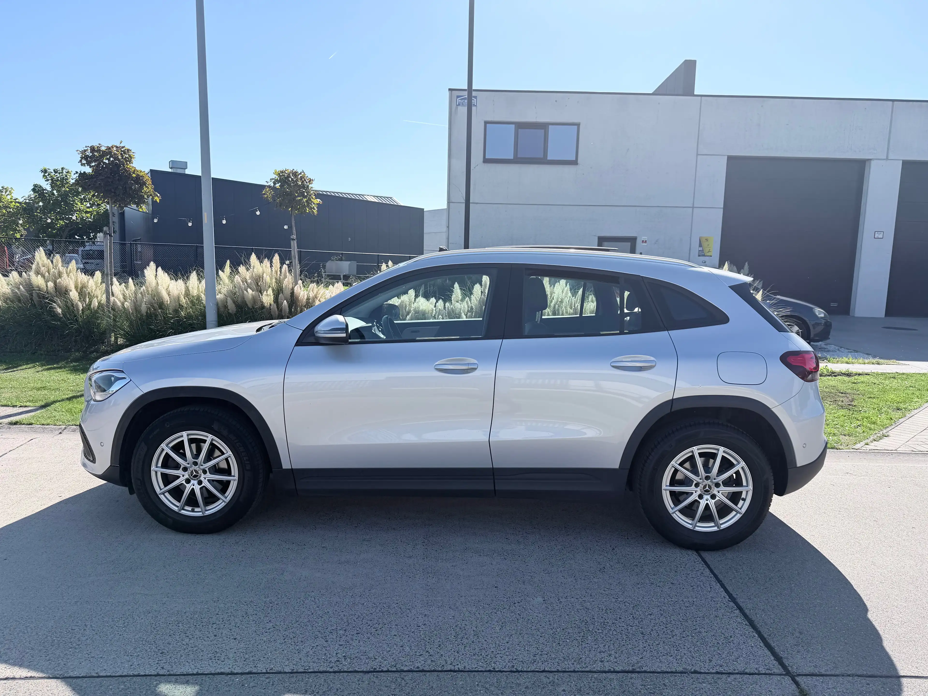 Mercedes-Benz GLA 180 GLA 180/panoramisch open dak — photo 3