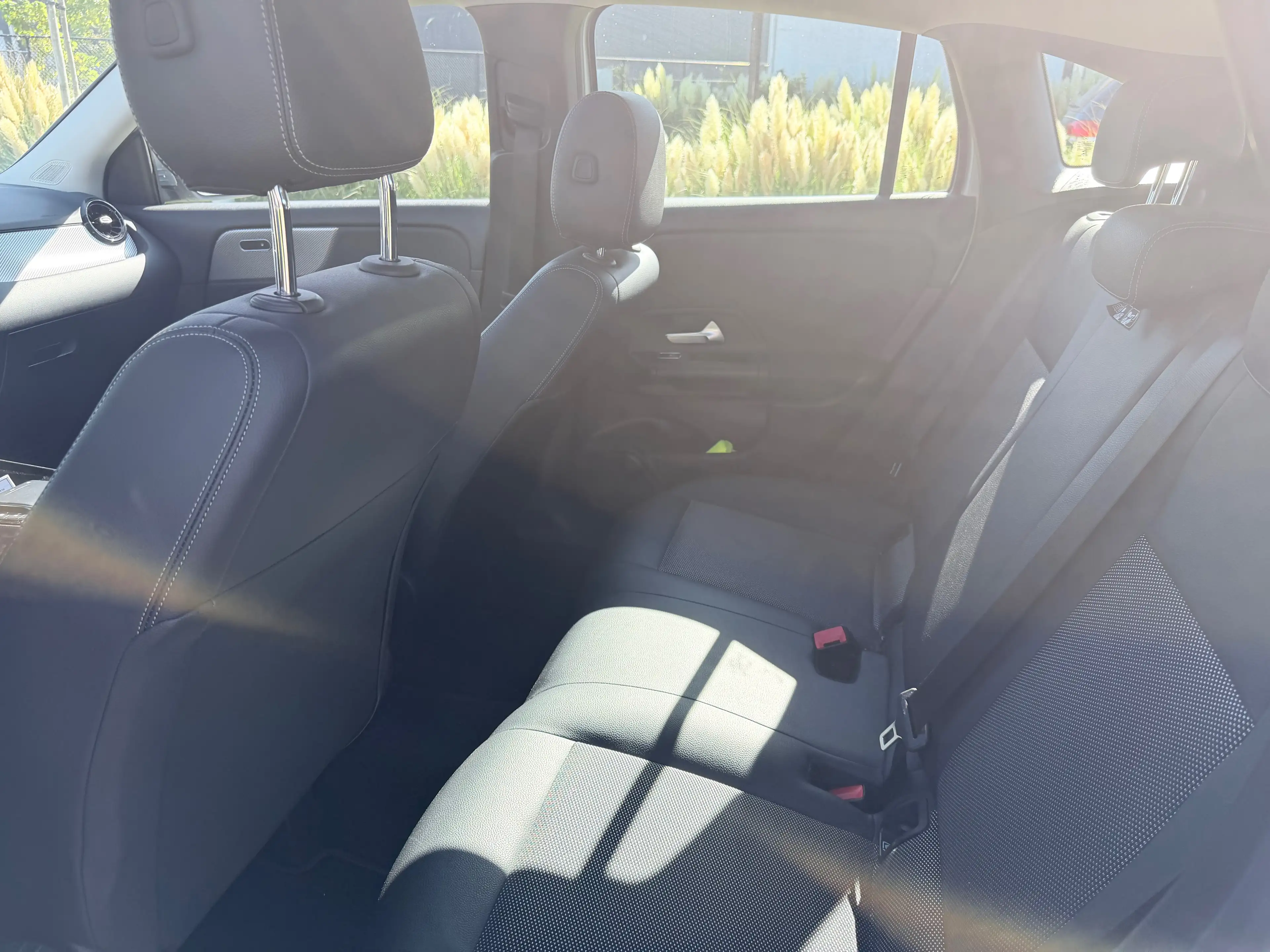 Mercedes-Benz GLA 180 GLA 180/panoramisch open dak — photo 10