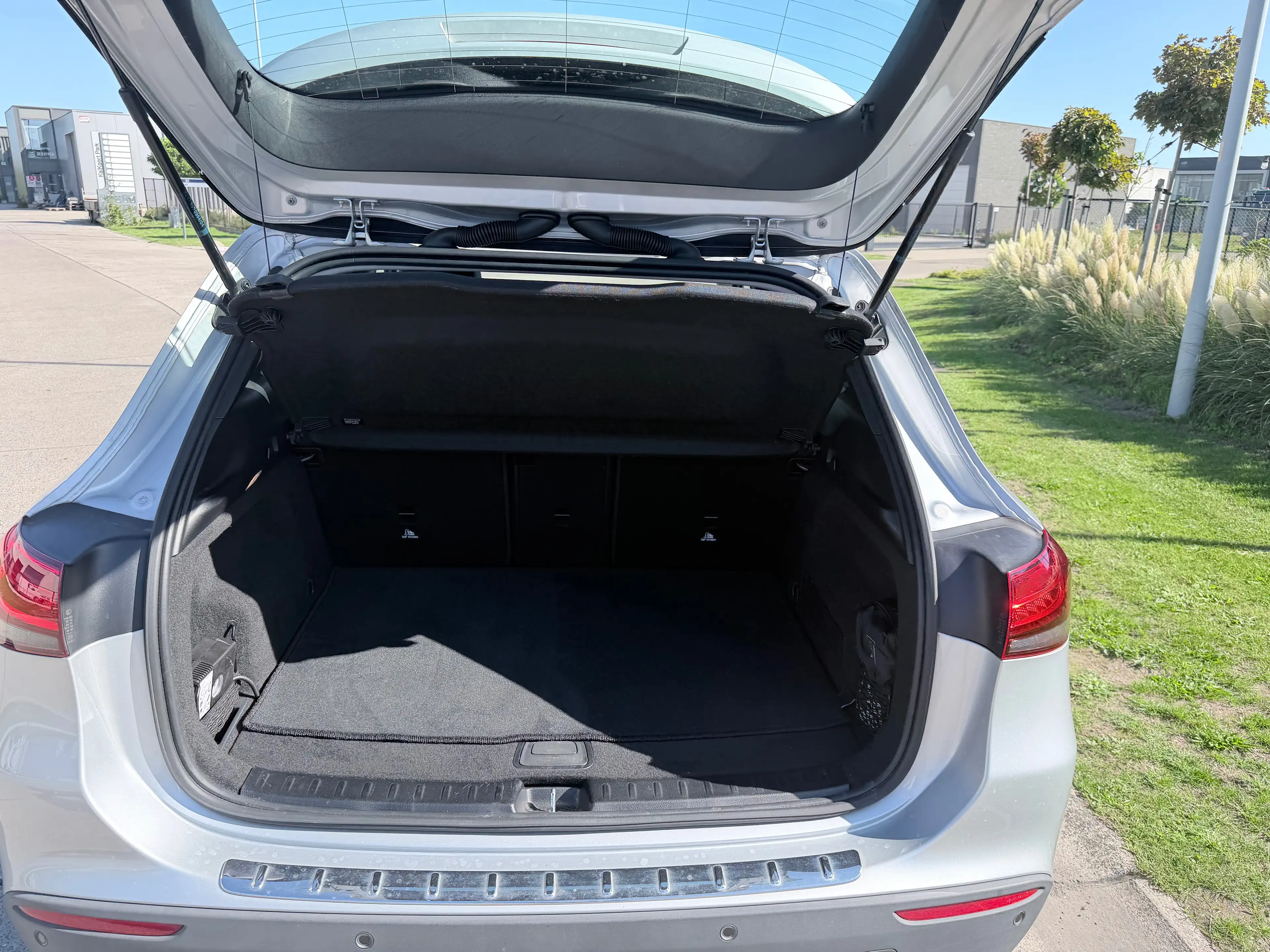 Mercedes-Benz GLA 180 GLA 180/panoramisch open dak — photo 11