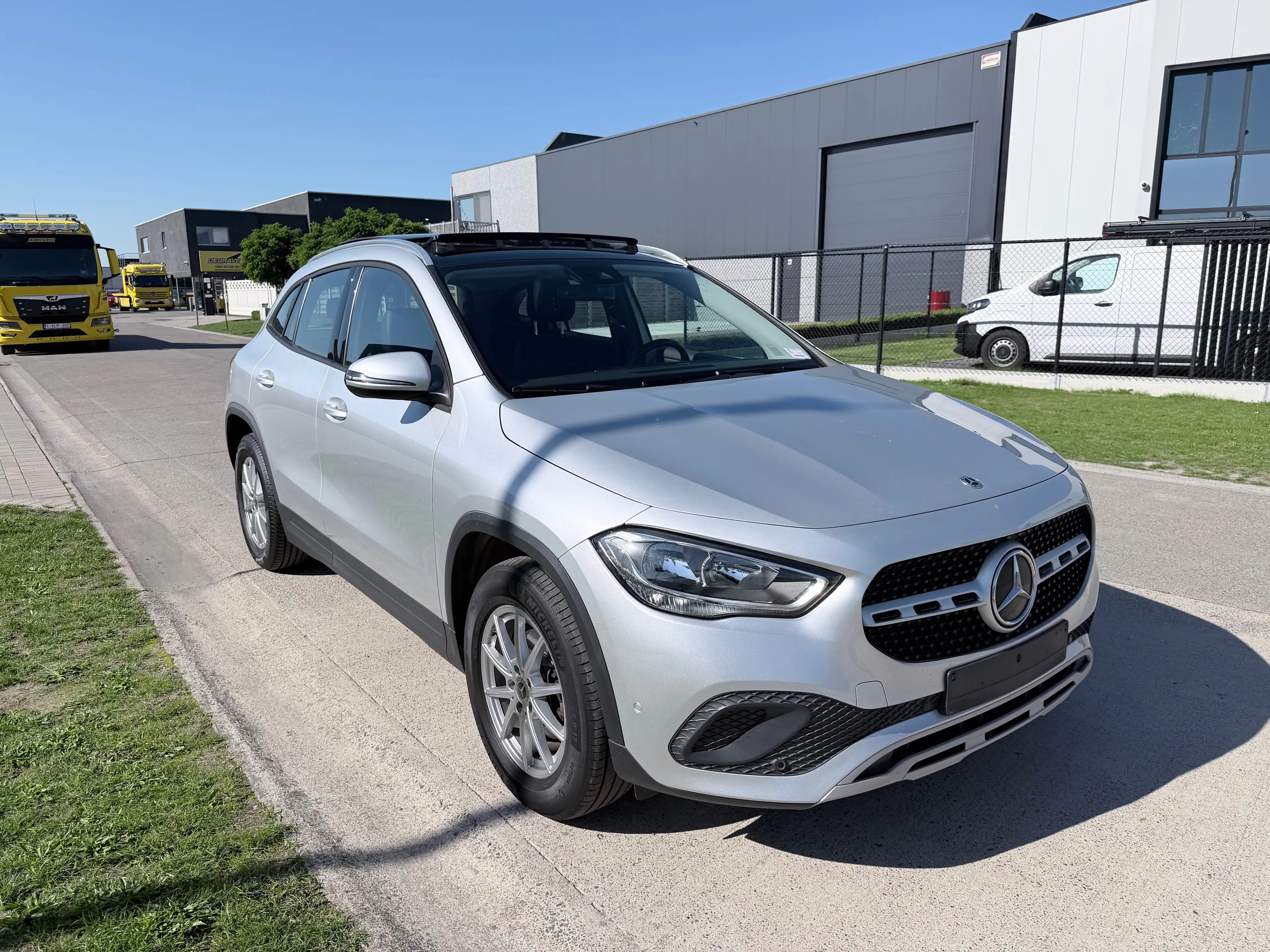 Mercedes-Benz GLA 180 GLA 180/panoramisch open dak — photo 8