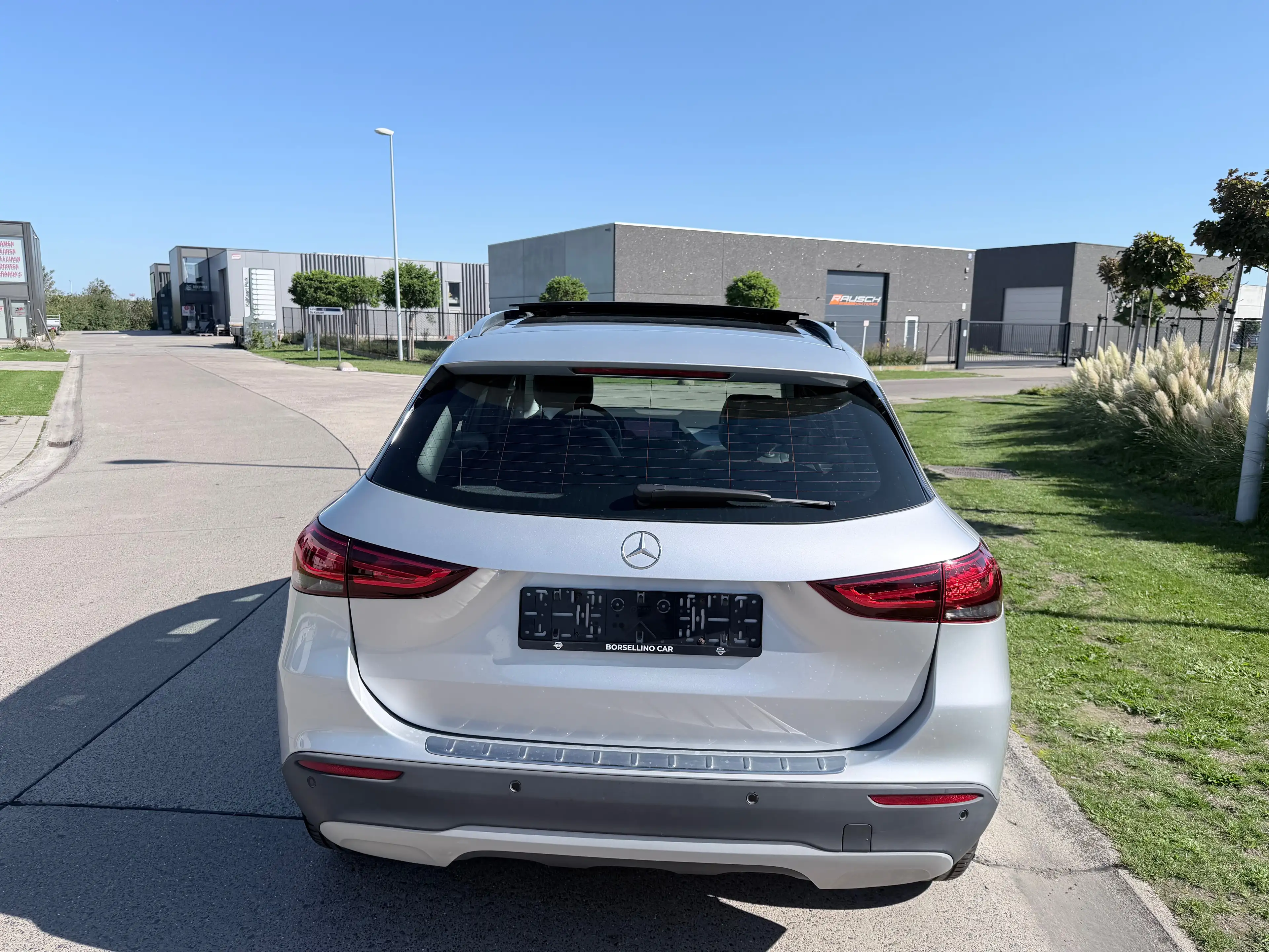 Mercedes-Benz GLA 180 GLA 180/panoramisch open dak — photo 5
