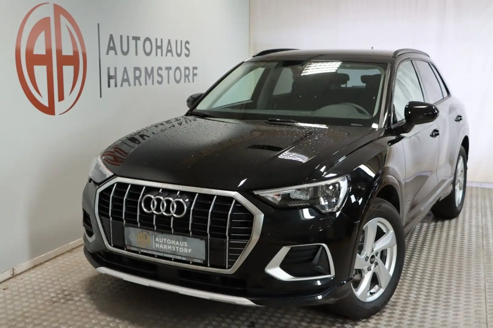 Audi Q3 35 TFSI 1.5 S-Tronic AHK StHz LED Kamera Zwart - 1