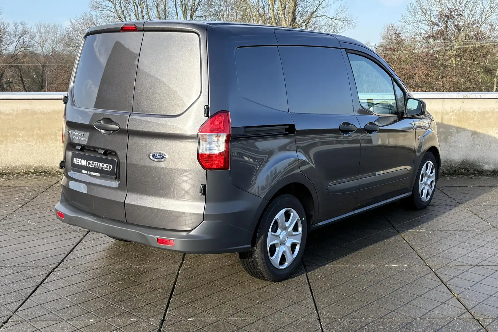 Ford Transit Courier 1.0 Trend EcoBoost S&S | Navigatie | Cruise Contro Gris - 2
