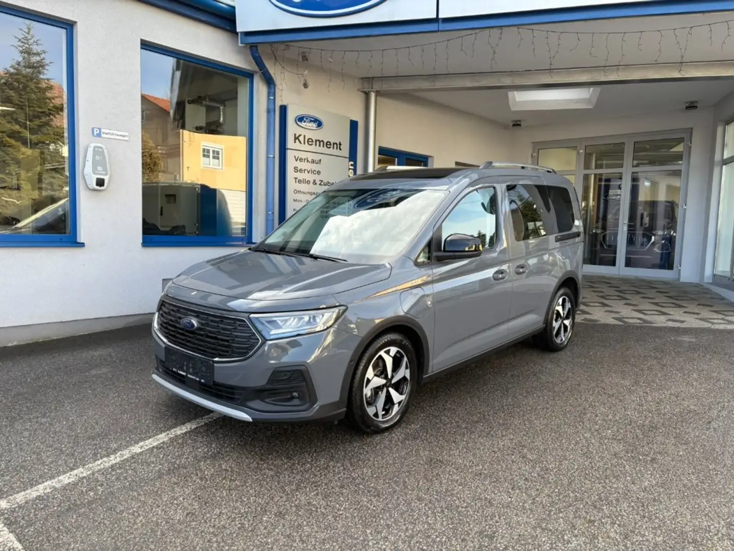 Ford Tourneo Connect Active 1.5 Ecoboost/PHEV Grau - 1
