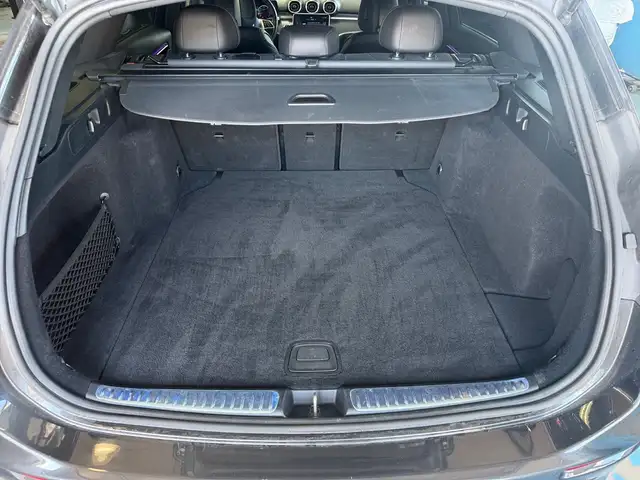 Mercedes-Benz C-Class view 9