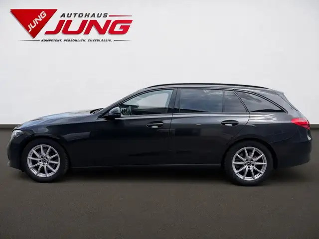 Mercedes-Benz C-Class view 4