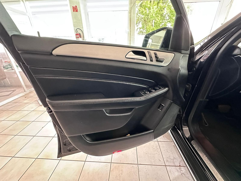 Mercedes-Benz ML 350 CDI BlueTec — photo 10