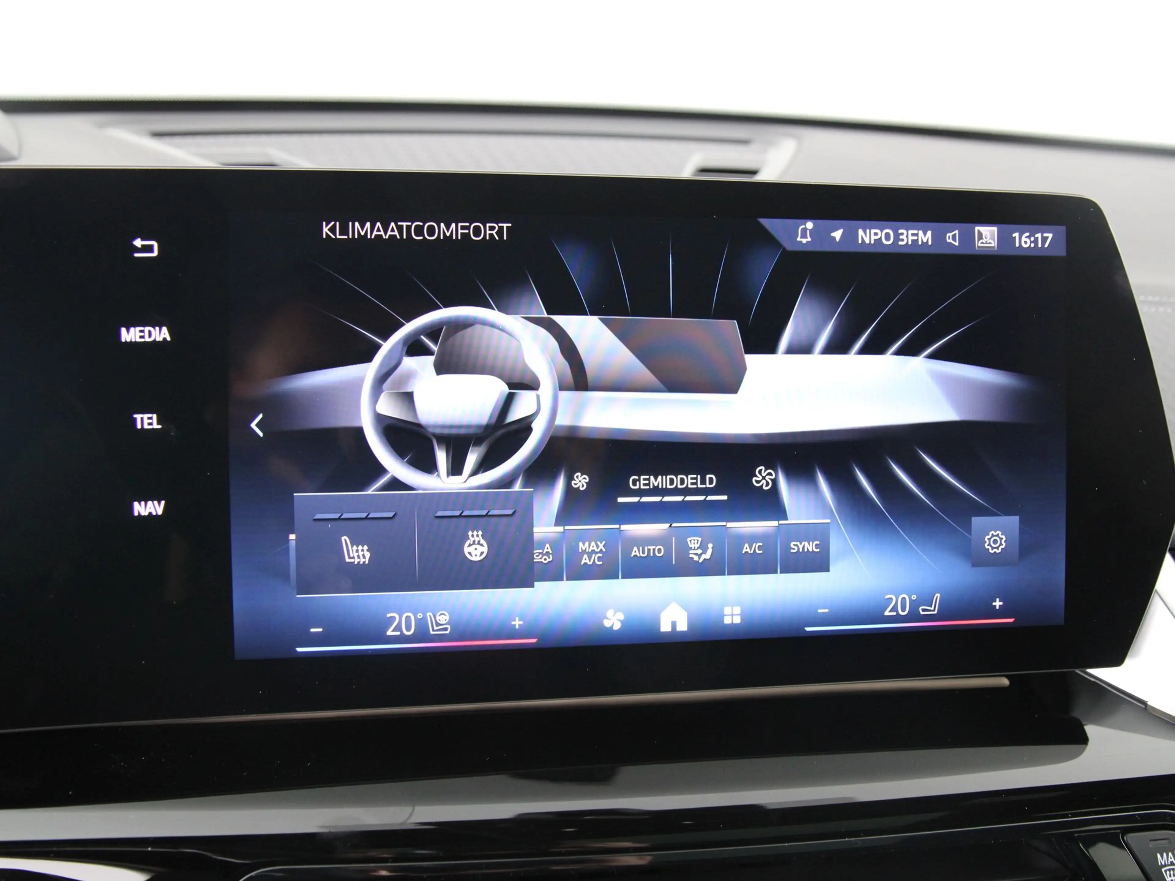 BMW X2 sDrive20i — photo 14