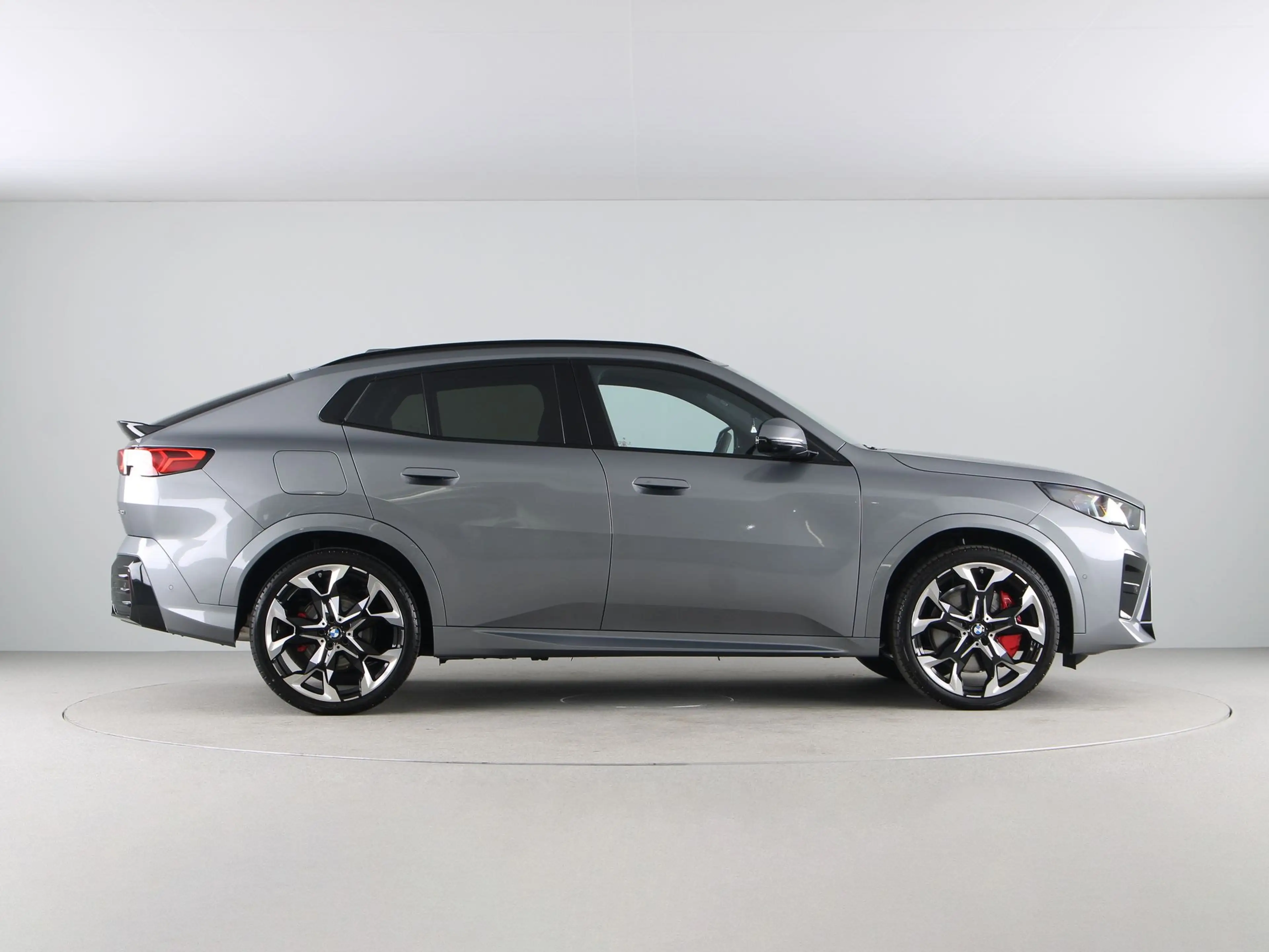 BMW X2 sDrive20i — photo 8