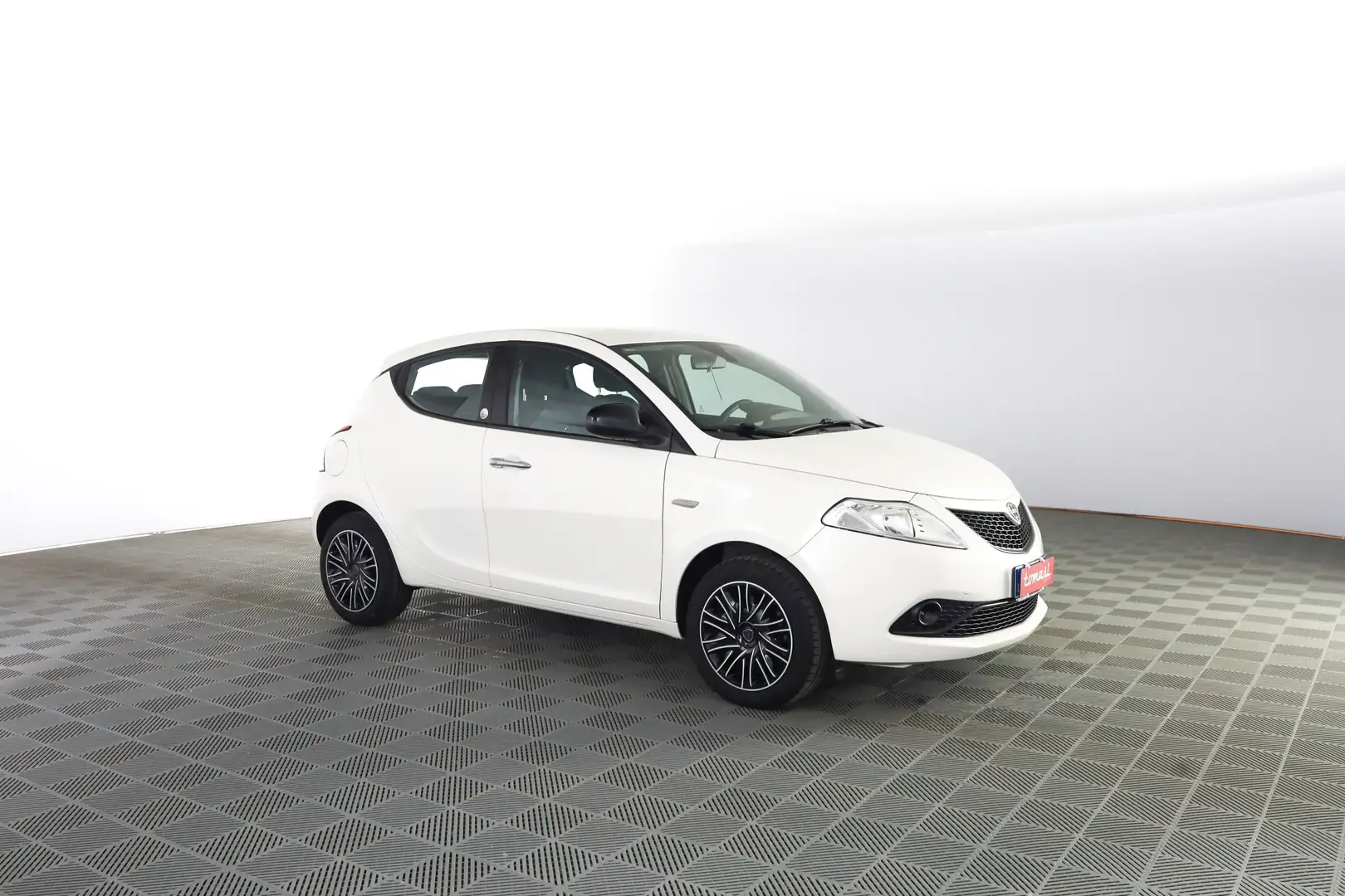 Lancia Ypsilon 1.2 69 CV 5 porte GPL Ecochic Gold Wit - 2