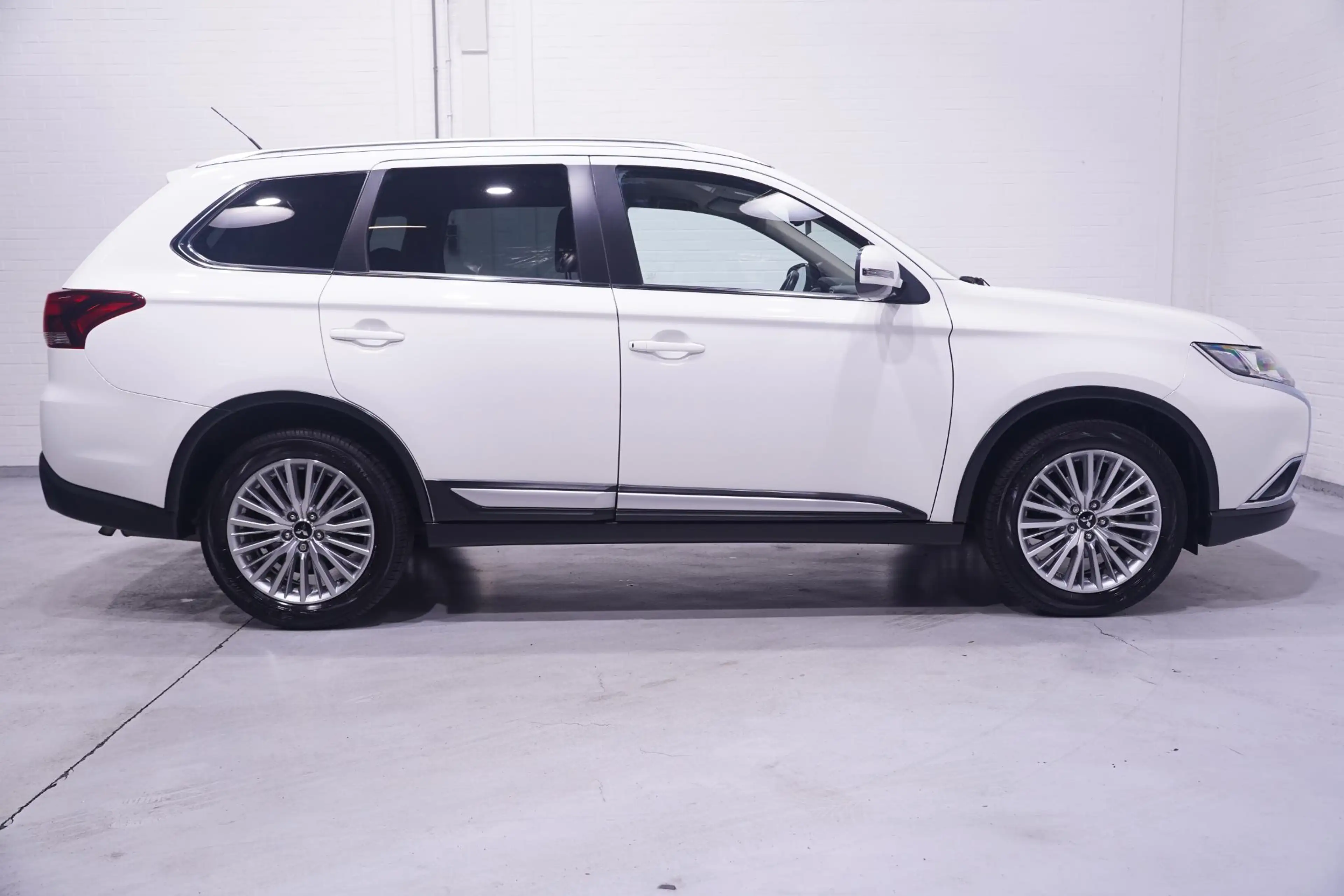 Mitsubishi Outlander 2.0 Instyle 4WD Camera Trekhaak Cruise Clima — photo 12
