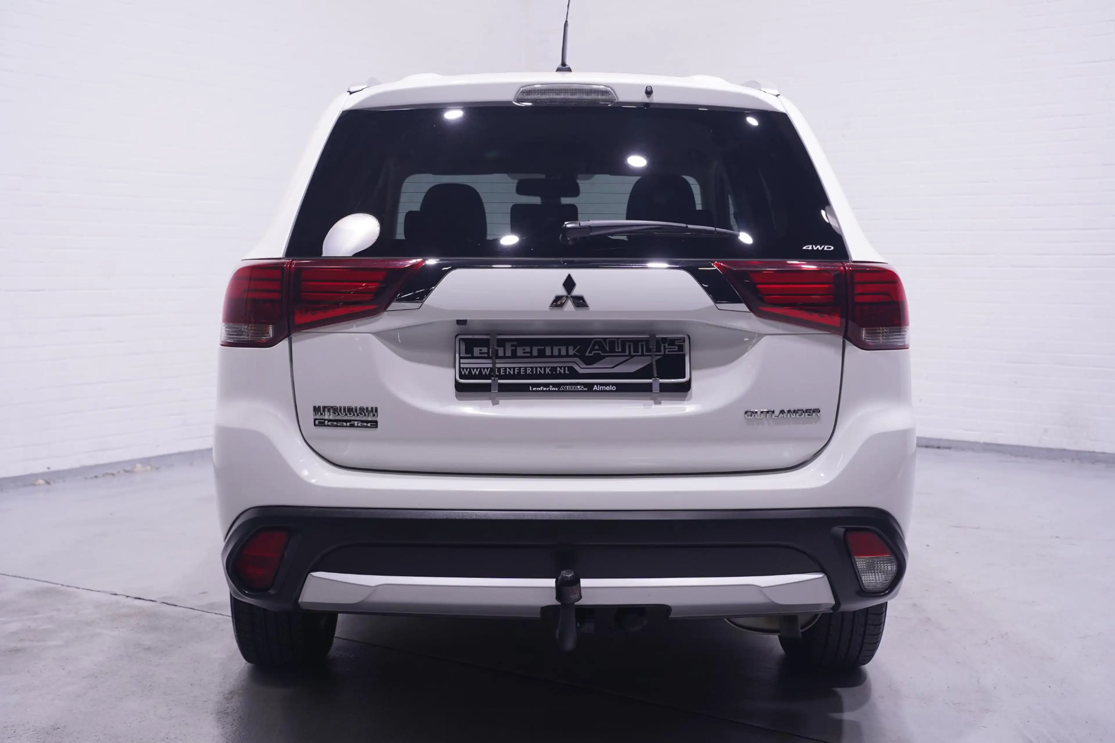 Mitsubishi Outlander 2.0 Instyle 4WD Camera Trekhaak Cruise Clima — photo 8