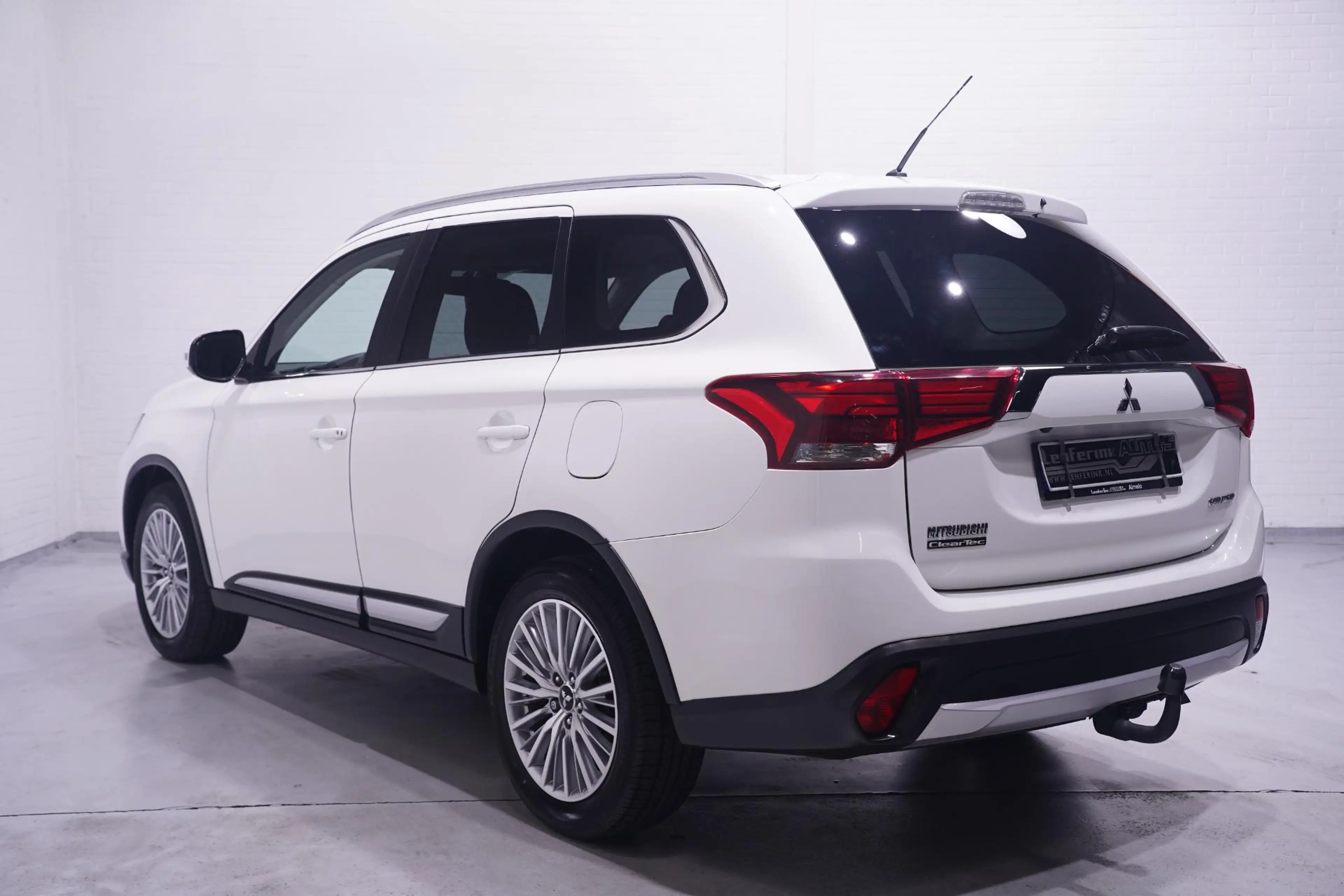 Mitsubishi Outlander 2.0 Instyle 4WD Camera Trekhaak Cruise Clima — photo 9