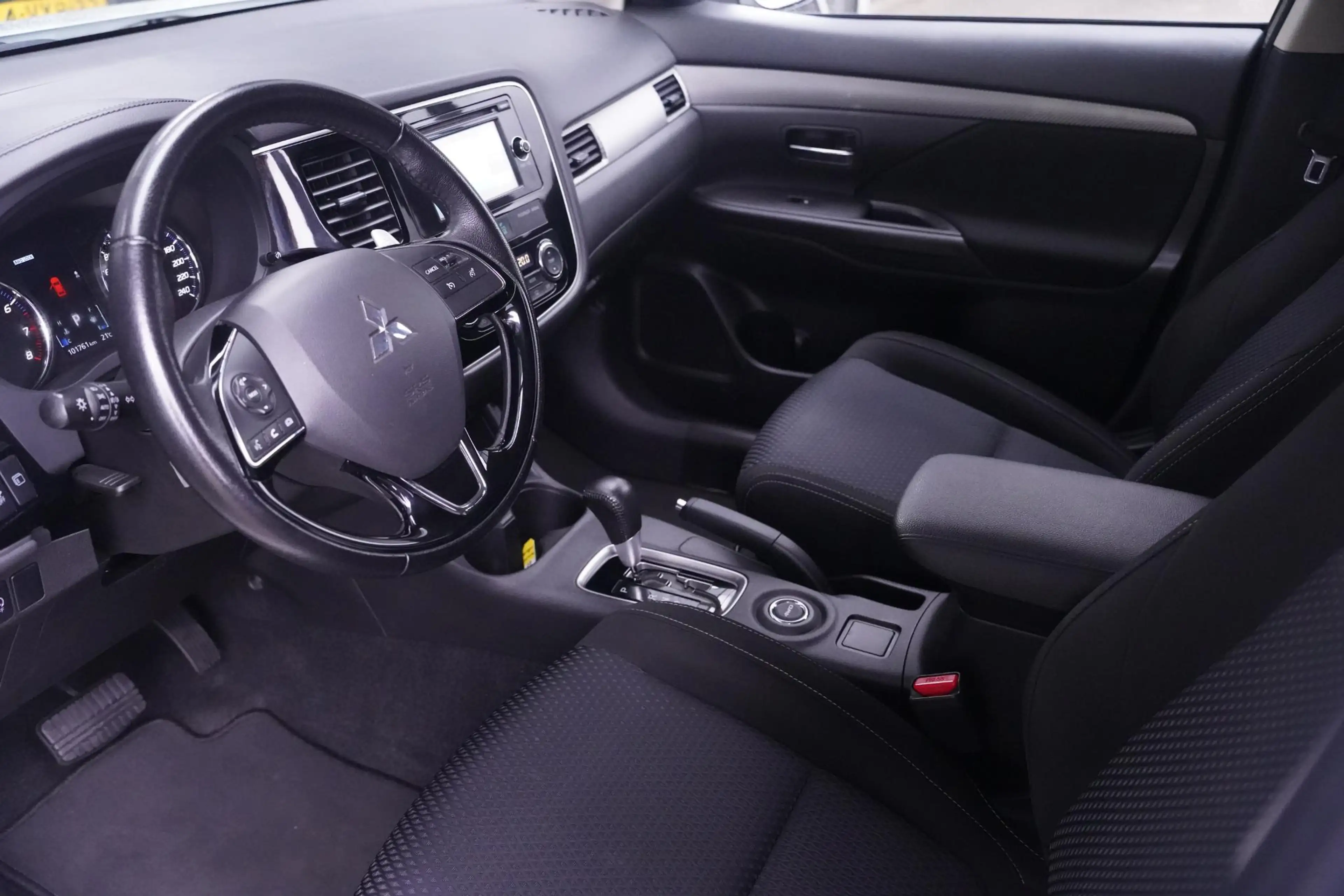 Mitsubishi Outlander 2.0 Instyle 4WD Camera Trekhaak Cruise Clima — photo 32