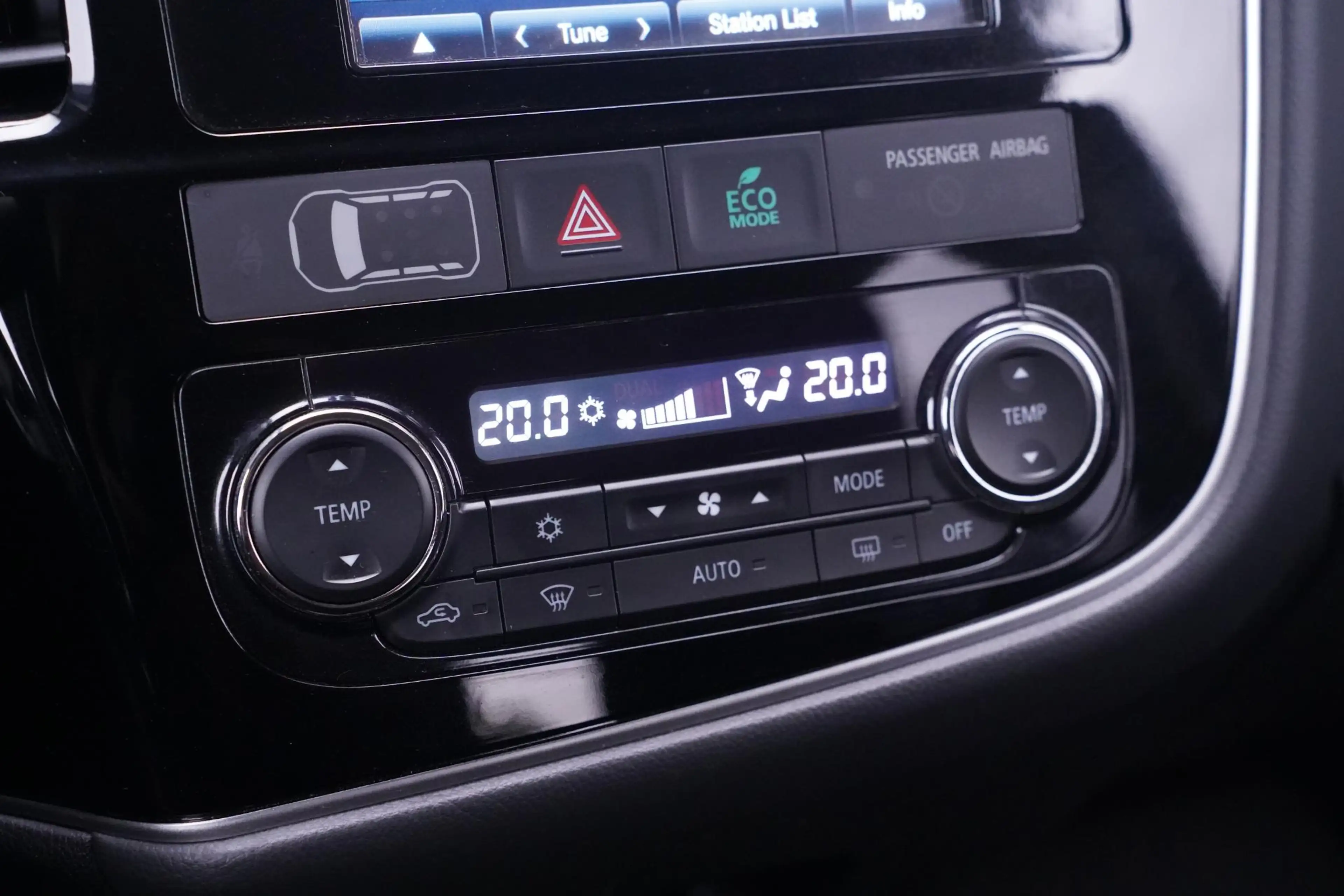 Mitsubishi Outlander 2.0 Instyle 4WD Camera Trekhaak Cruise Clima — photo 27