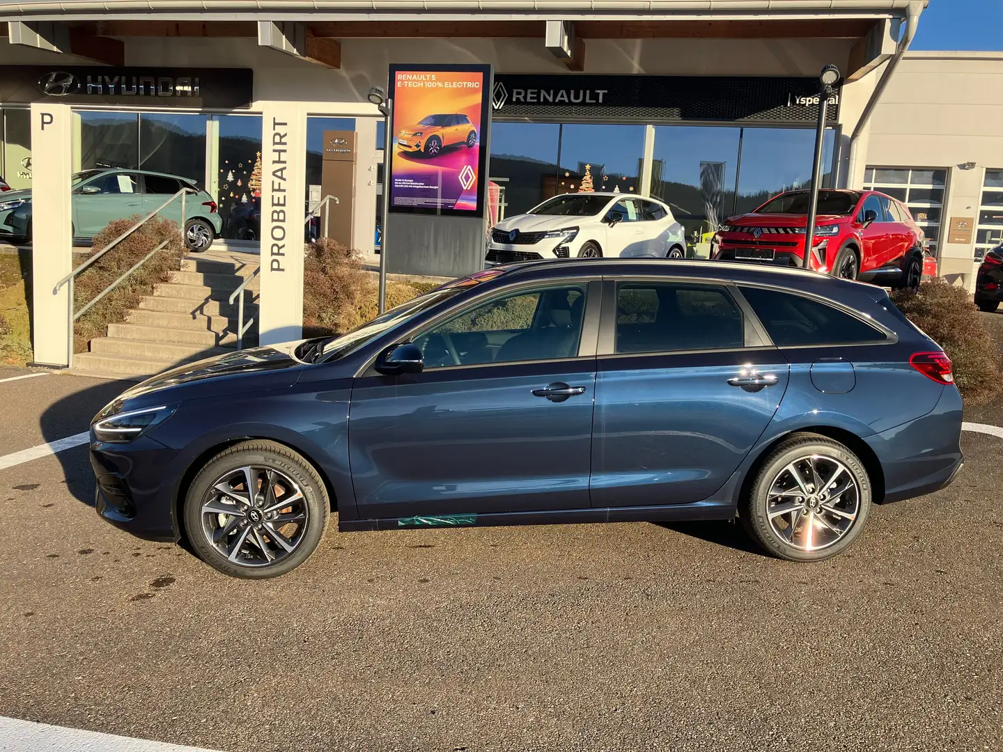 Hyundai i30 Kombi GO Plus 1.0 TGDI DCT Blau - 1
