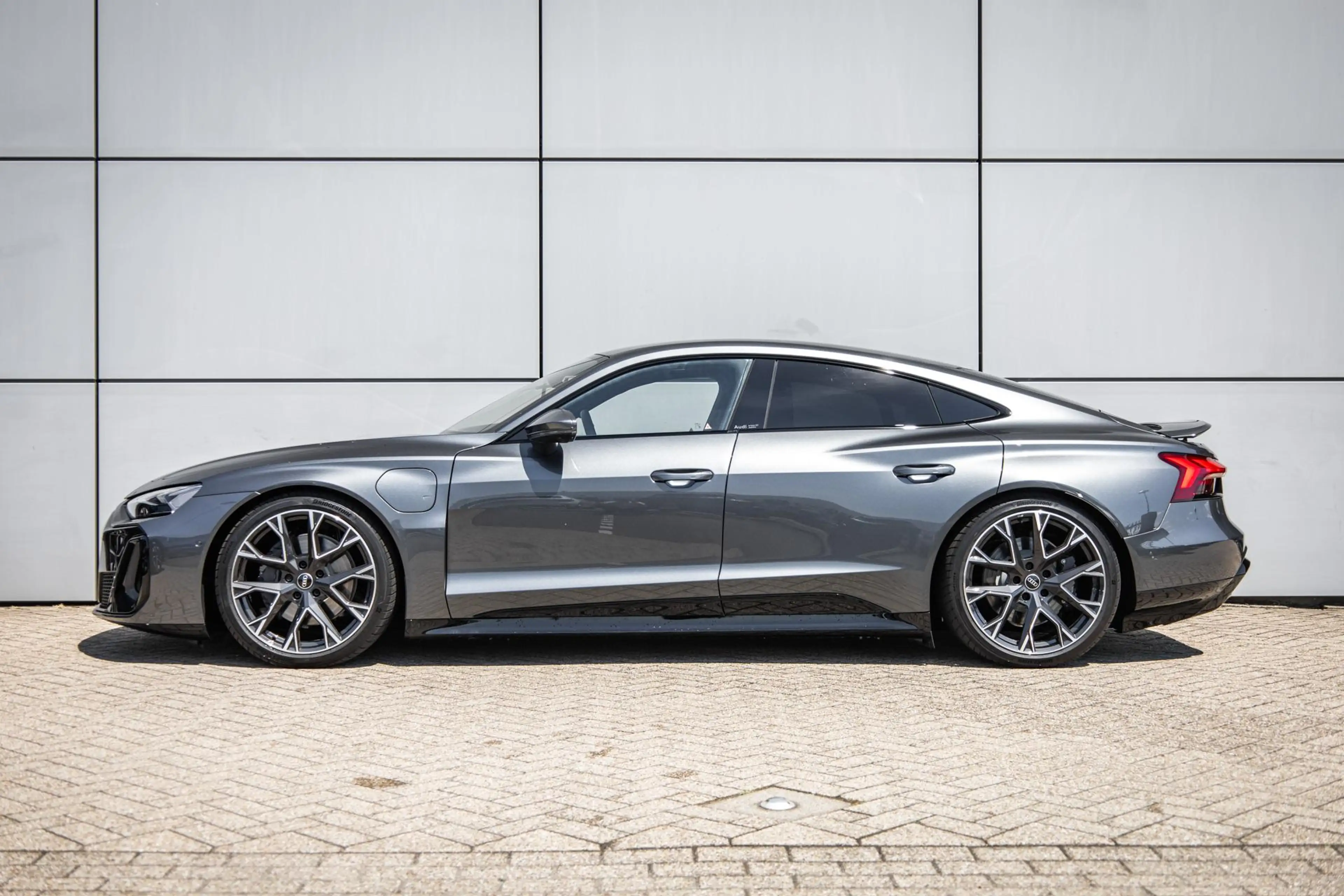Audi e-tron GT 503pk | B&O 3D | Achterasbesturing | Autonome Park — photo 12