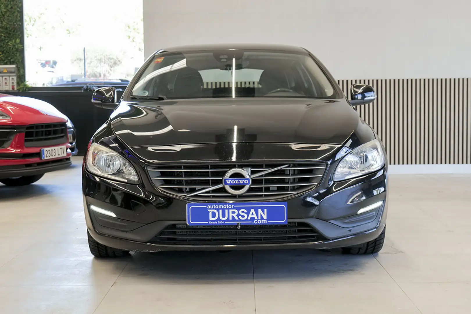 Volvo V60 2.0 D3 Momentum Auto - 2
