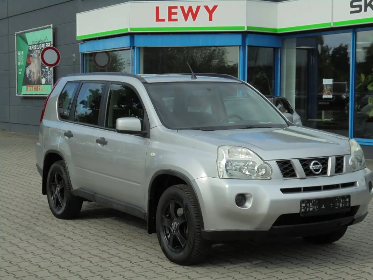 Nissan X-Trail 2.0 dci 4x4 DPF XE+AHK+4x4+Klima+ZV Silber - 2