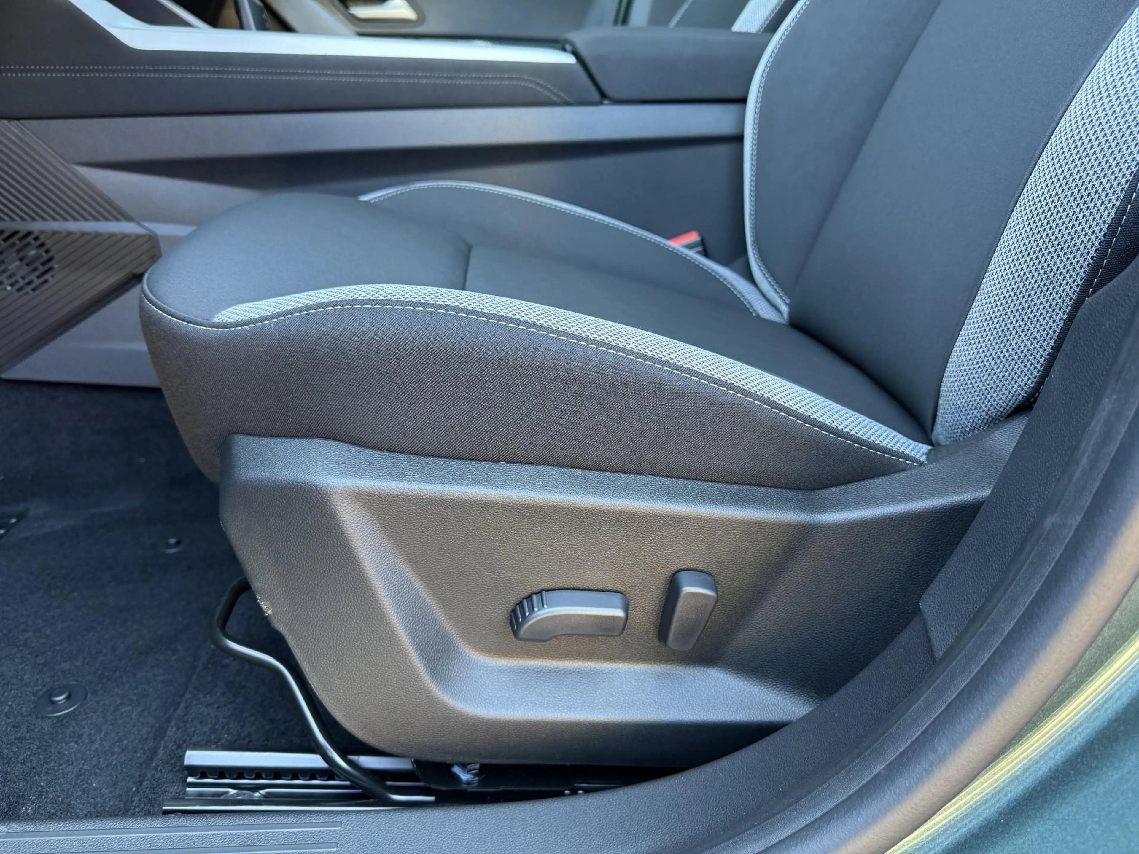 Dacia Bigster 1.8 Hybrid 155 Limited Edition | Pano | 19'' LM | — photo 14