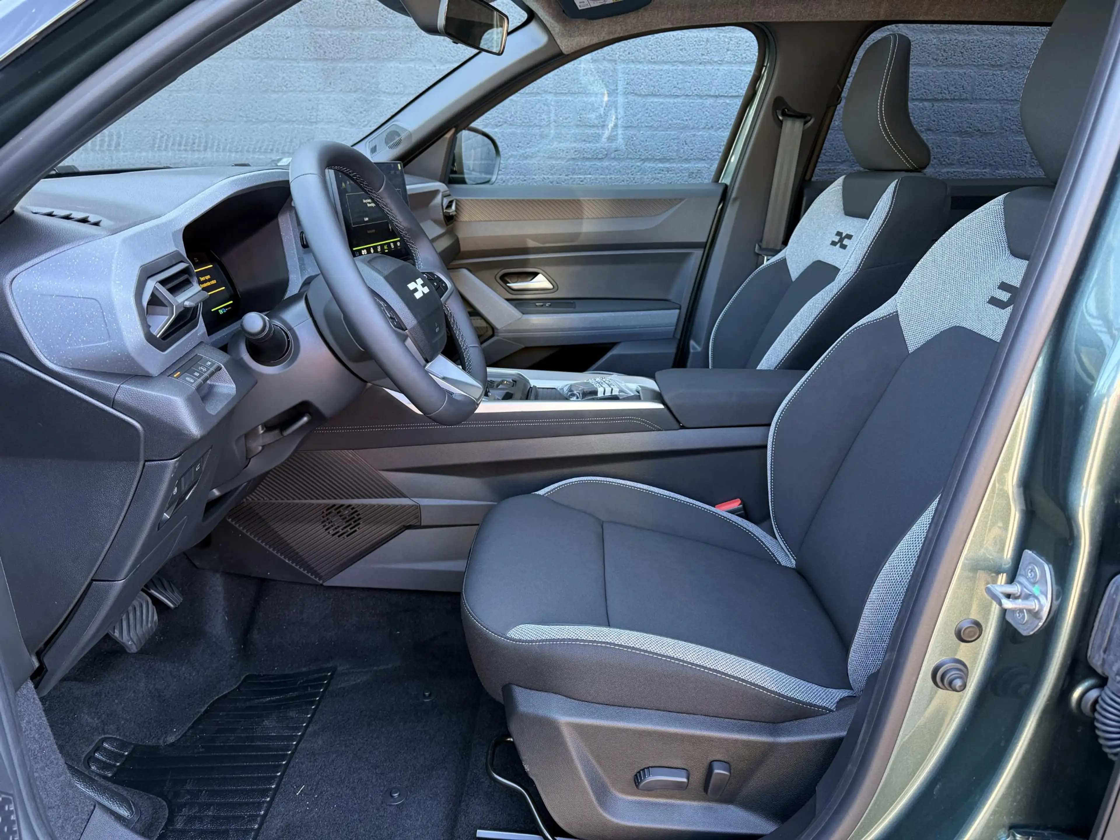Dacia Bigster 1.8 Hybrid 155 Limited Edition | Pano | 19'' LM | — photo 3