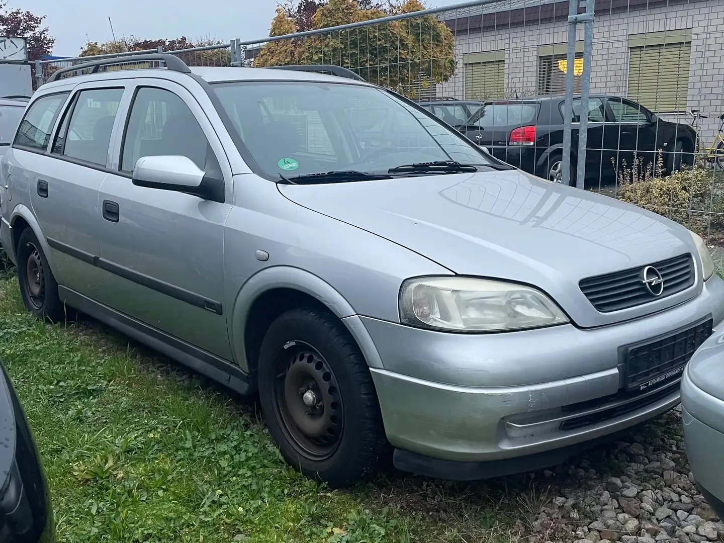 Opel Astra 1.6 Caravan Stříbrná - 1