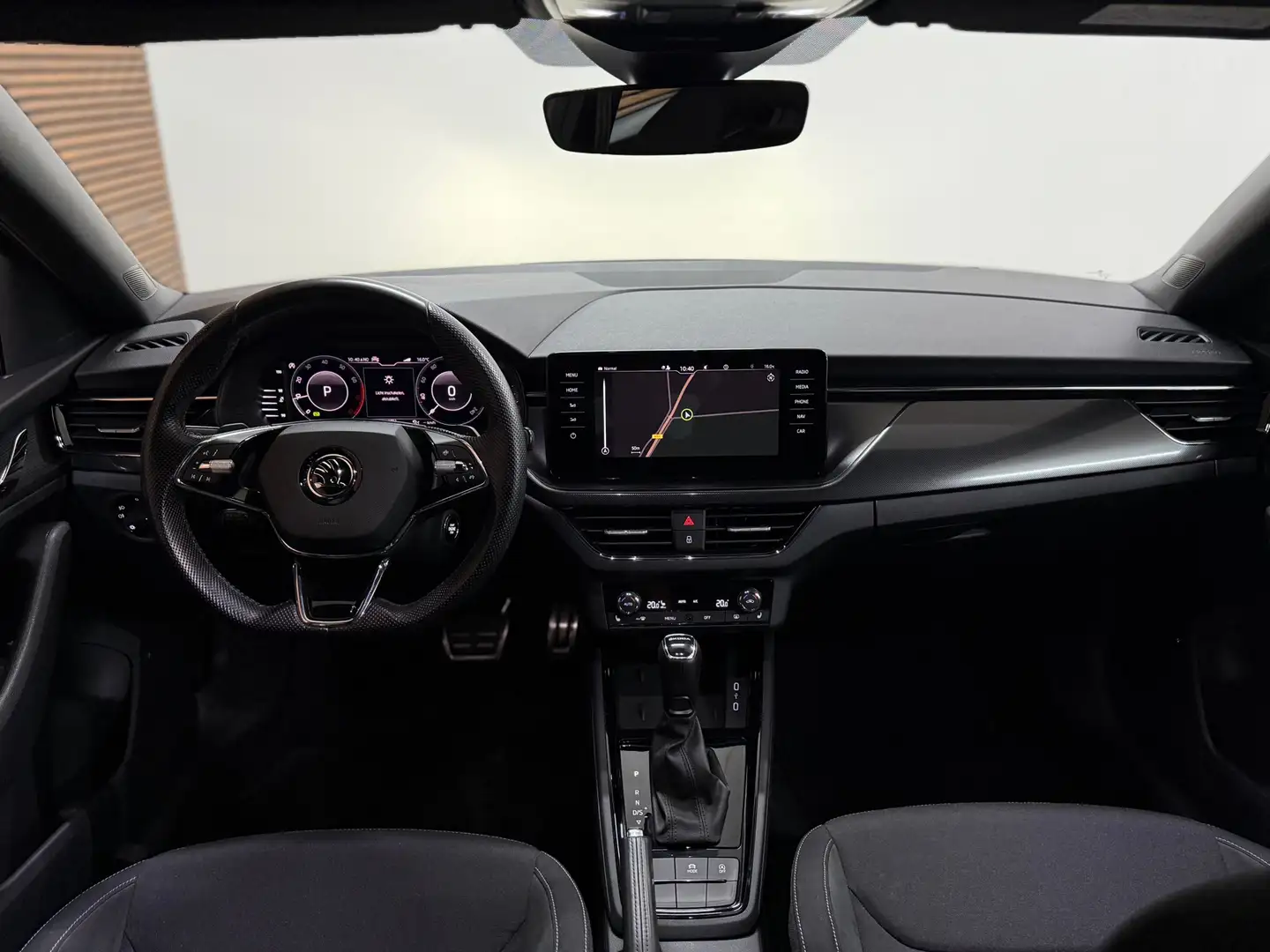 Skoda Scala 1.0 TSI Style DSG | Sportstoelen | 18' inch | Crys Schwarz - 2