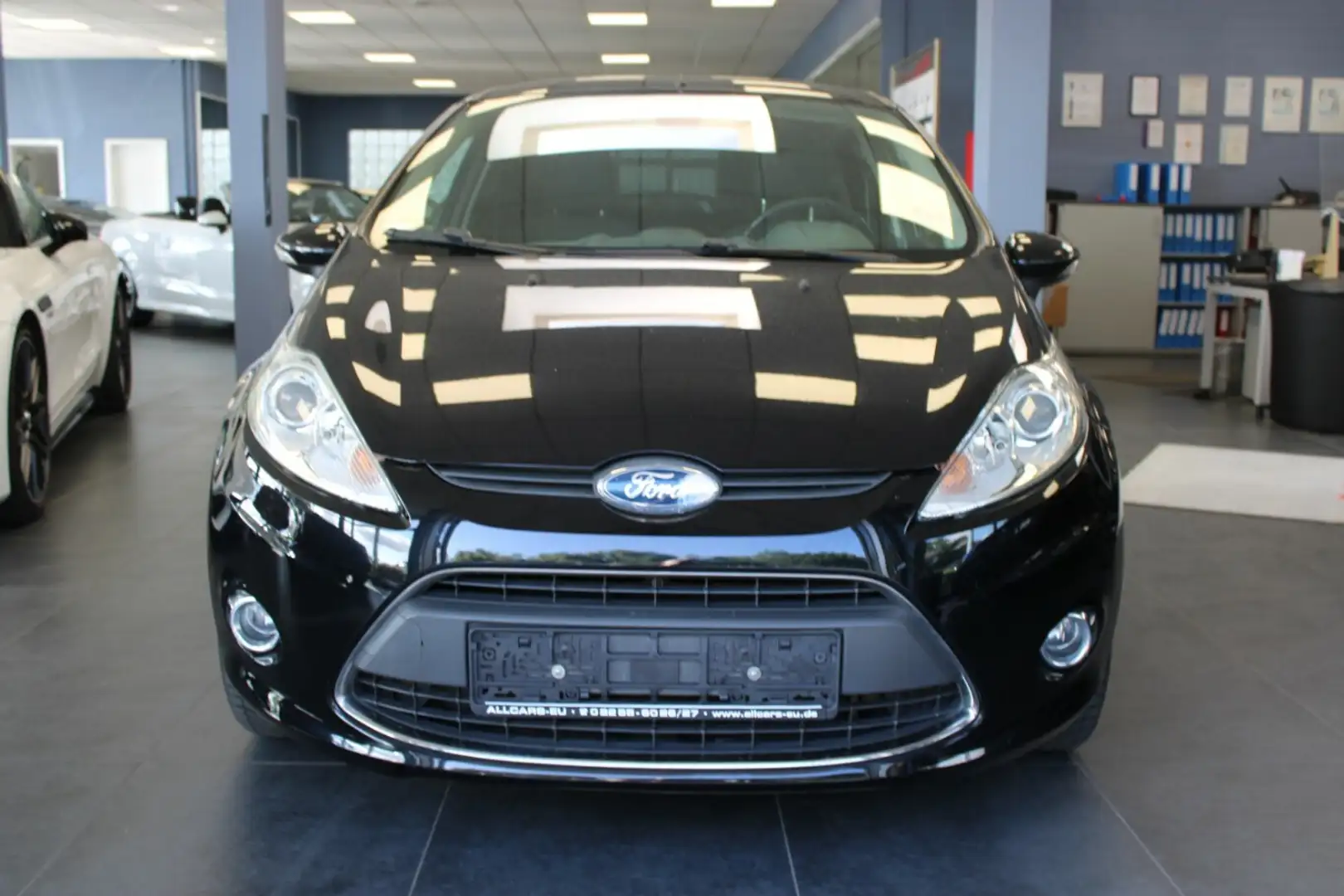 Ford Fiesta 1.4l Aut. Titanium Schwarz - 2