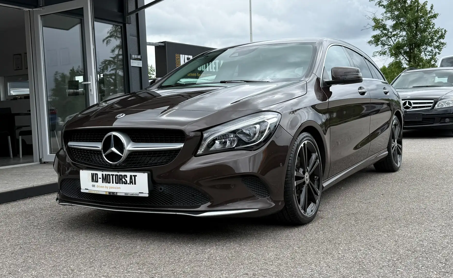 Mercedes-Benz CLA 220 d SB Aut. *Leder*Navi*AHK*RFK*SHZ* Braun - 1