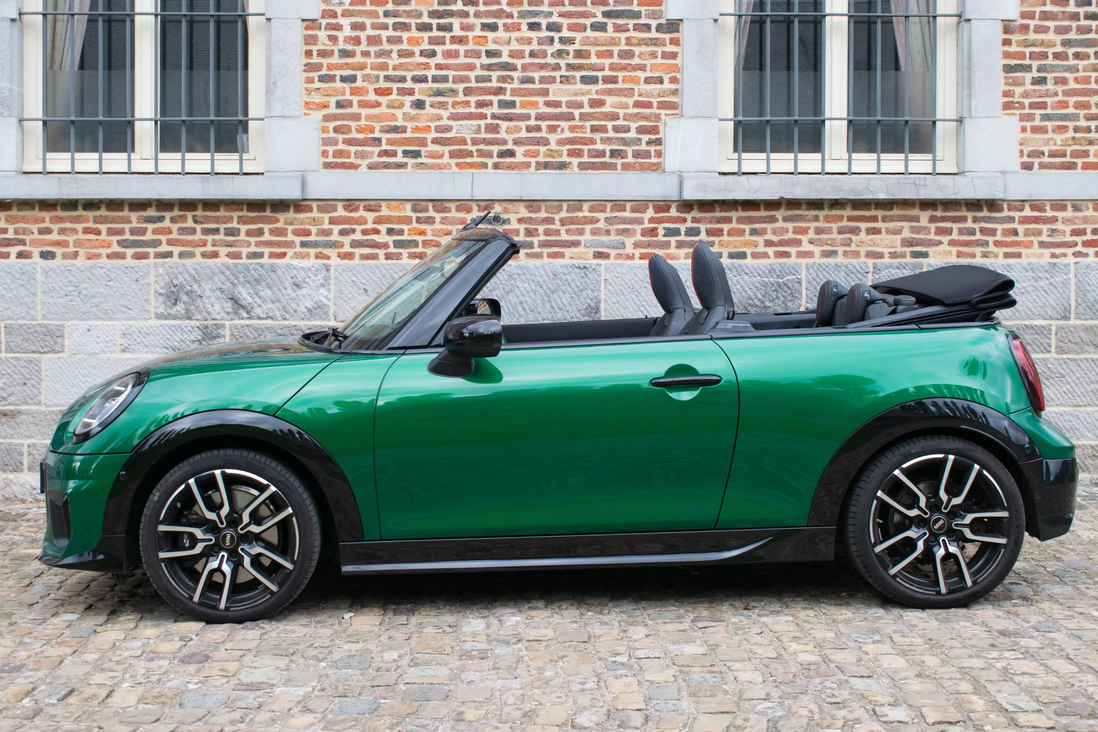 MINI Cooper C Cabrio Trim John Cooper Works, Pack M, Driving Assistant Plus. — photo 6