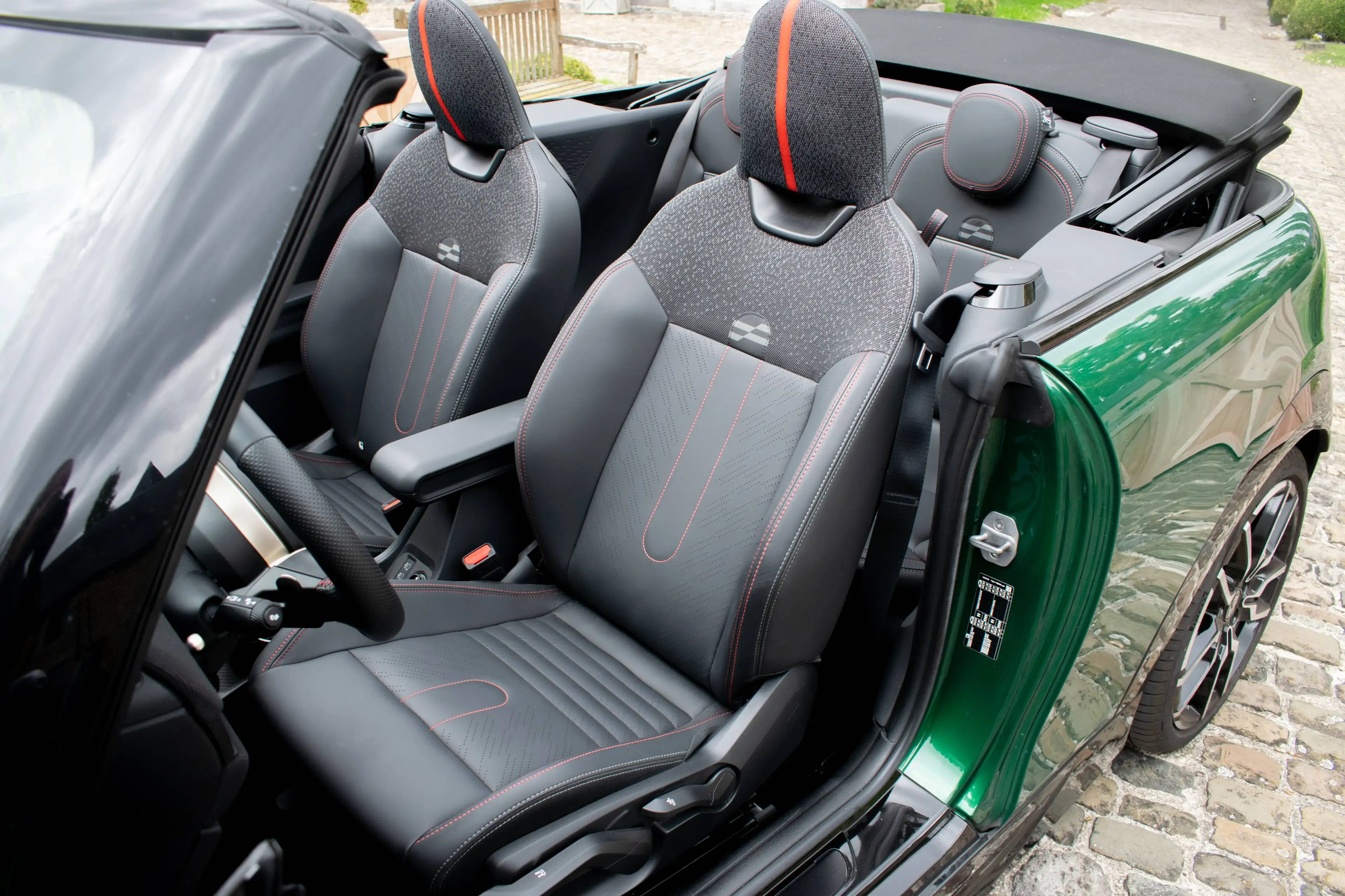 MINI Cooper C Cabrio Trim John Cooper Works, Pack M, Driving Assistant Plus. — photo 12