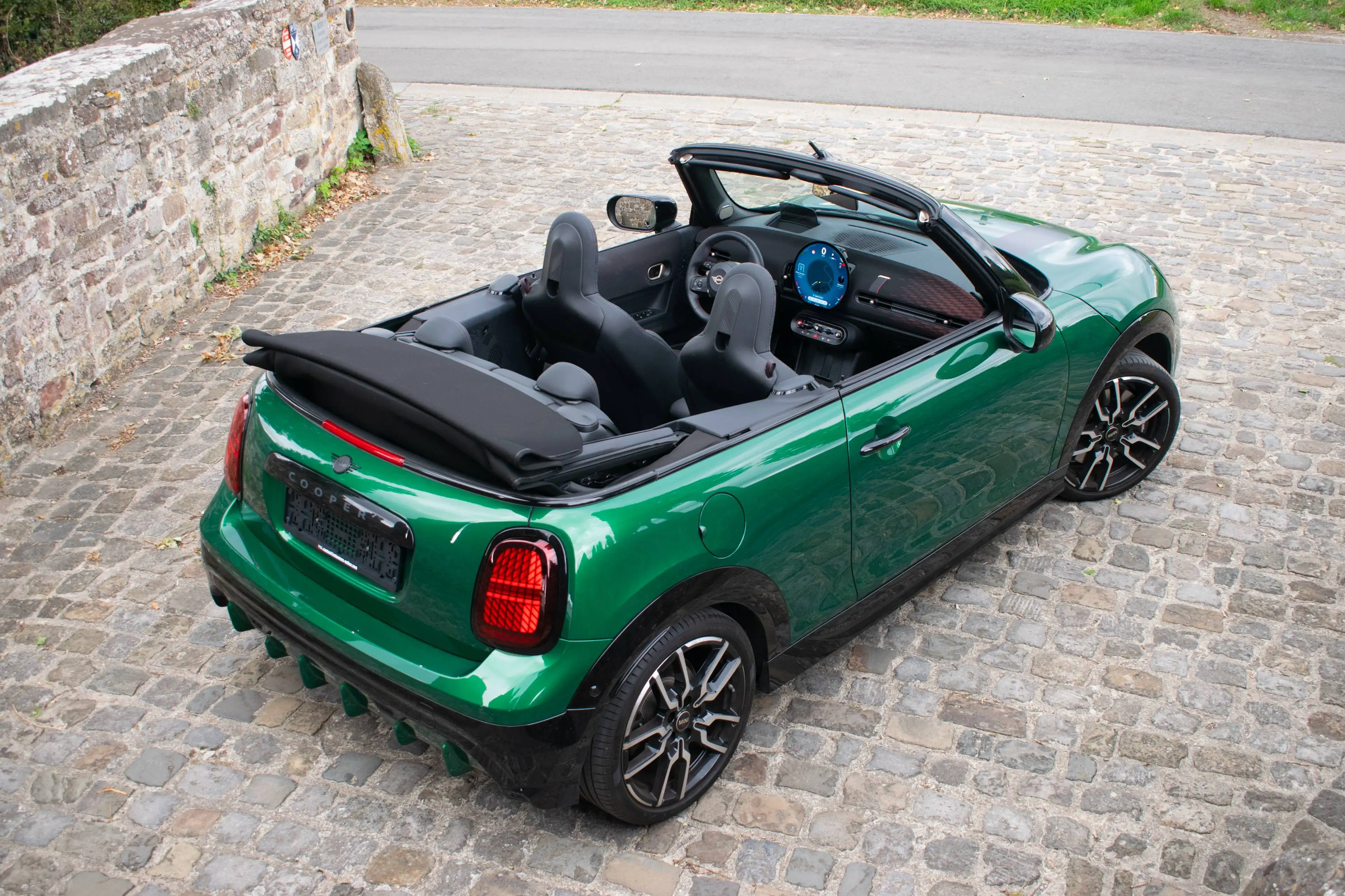 MINI Cooper C Cabrio Trim John Cooper Works, Pack M, Driving Assistant Plus. — photo 10